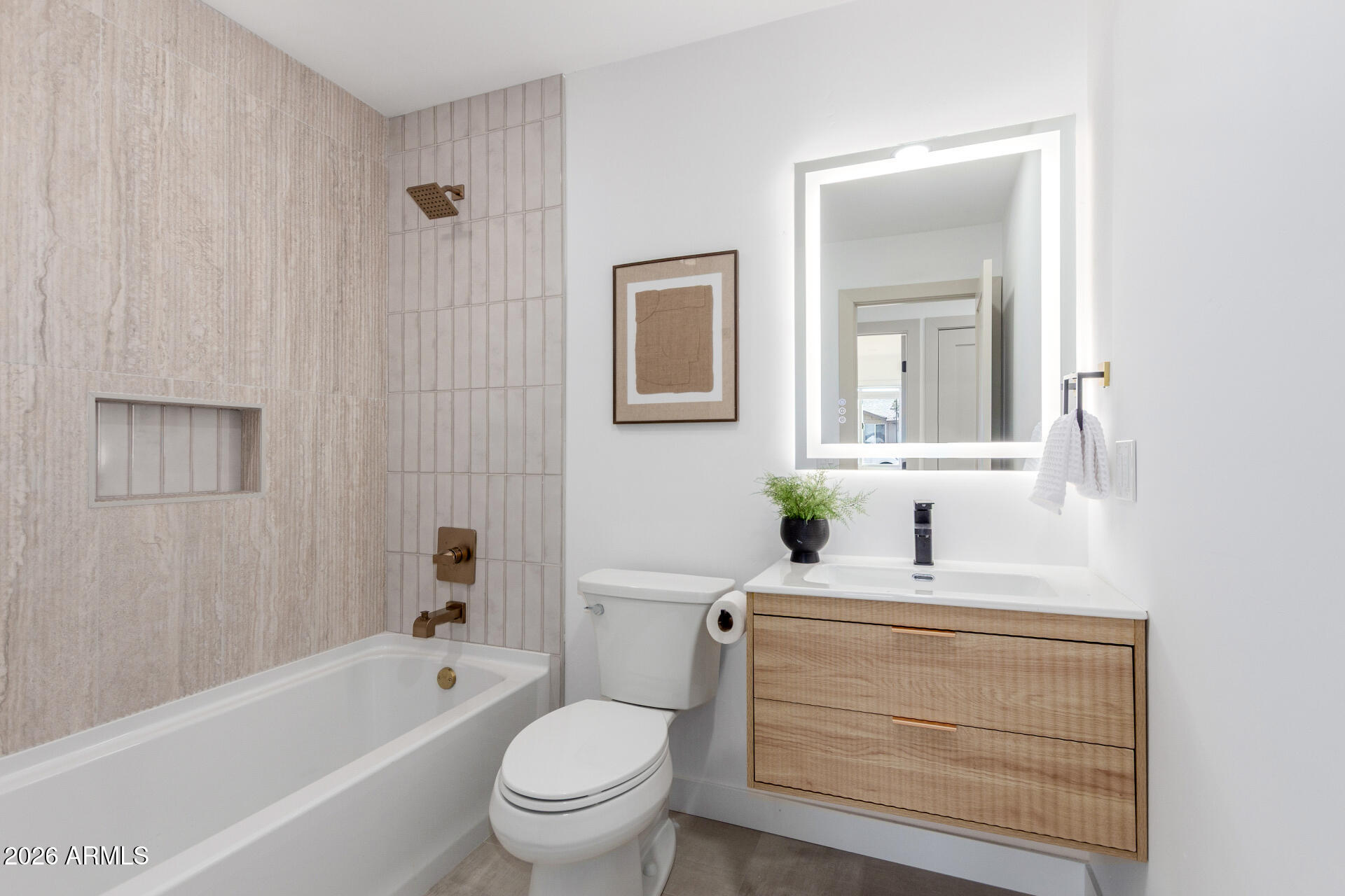 3934 E SAHUARO Drive