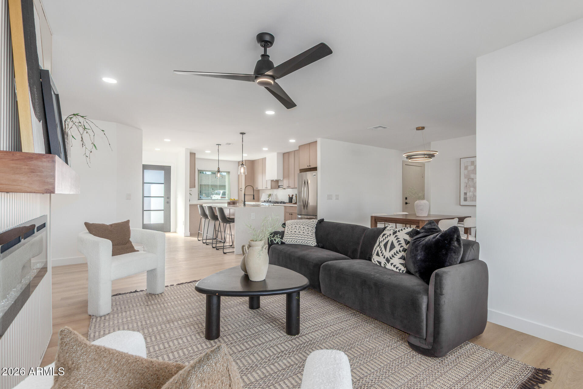 3934 E SAHUARO Drive