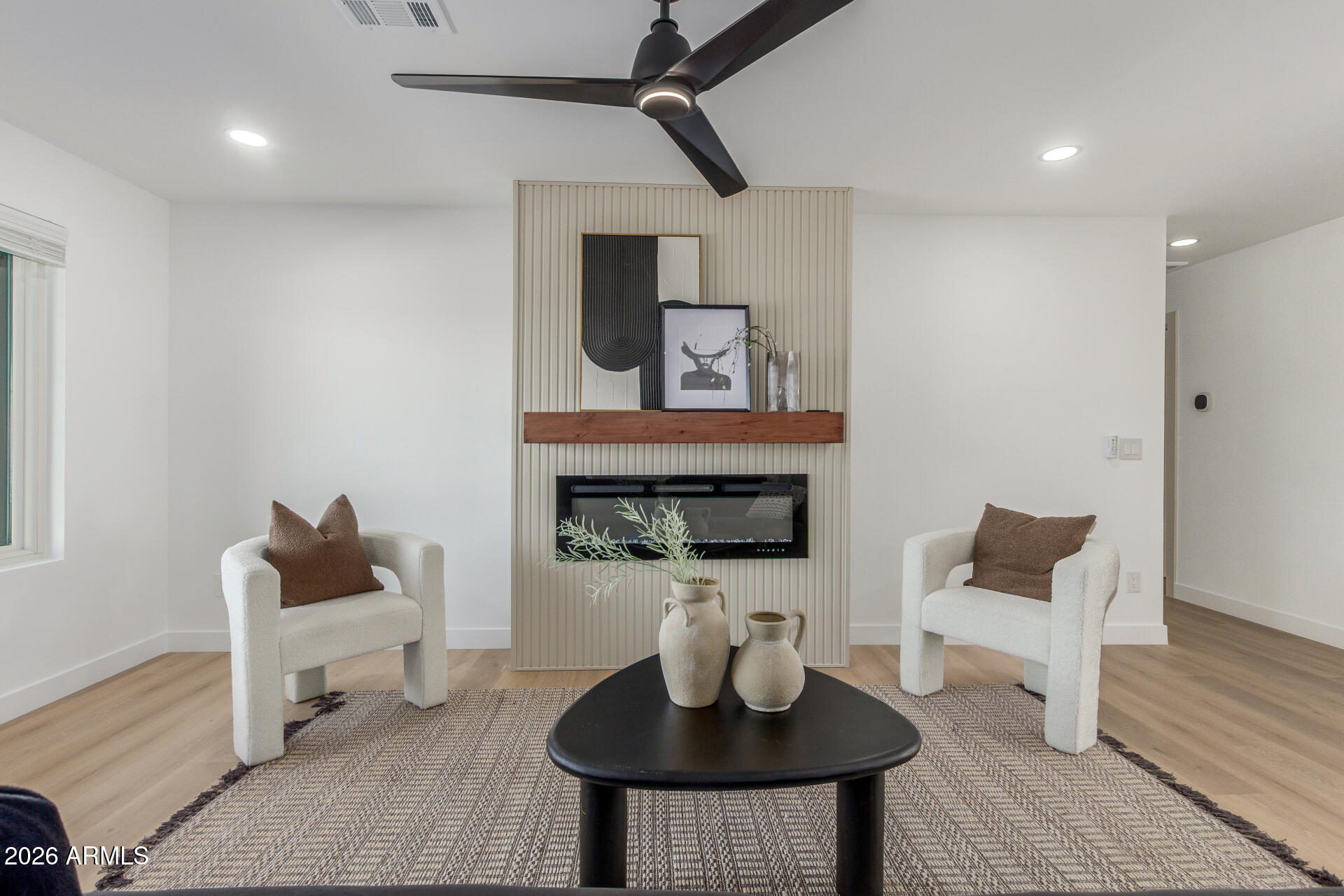 3934 E SAHUARO Drive