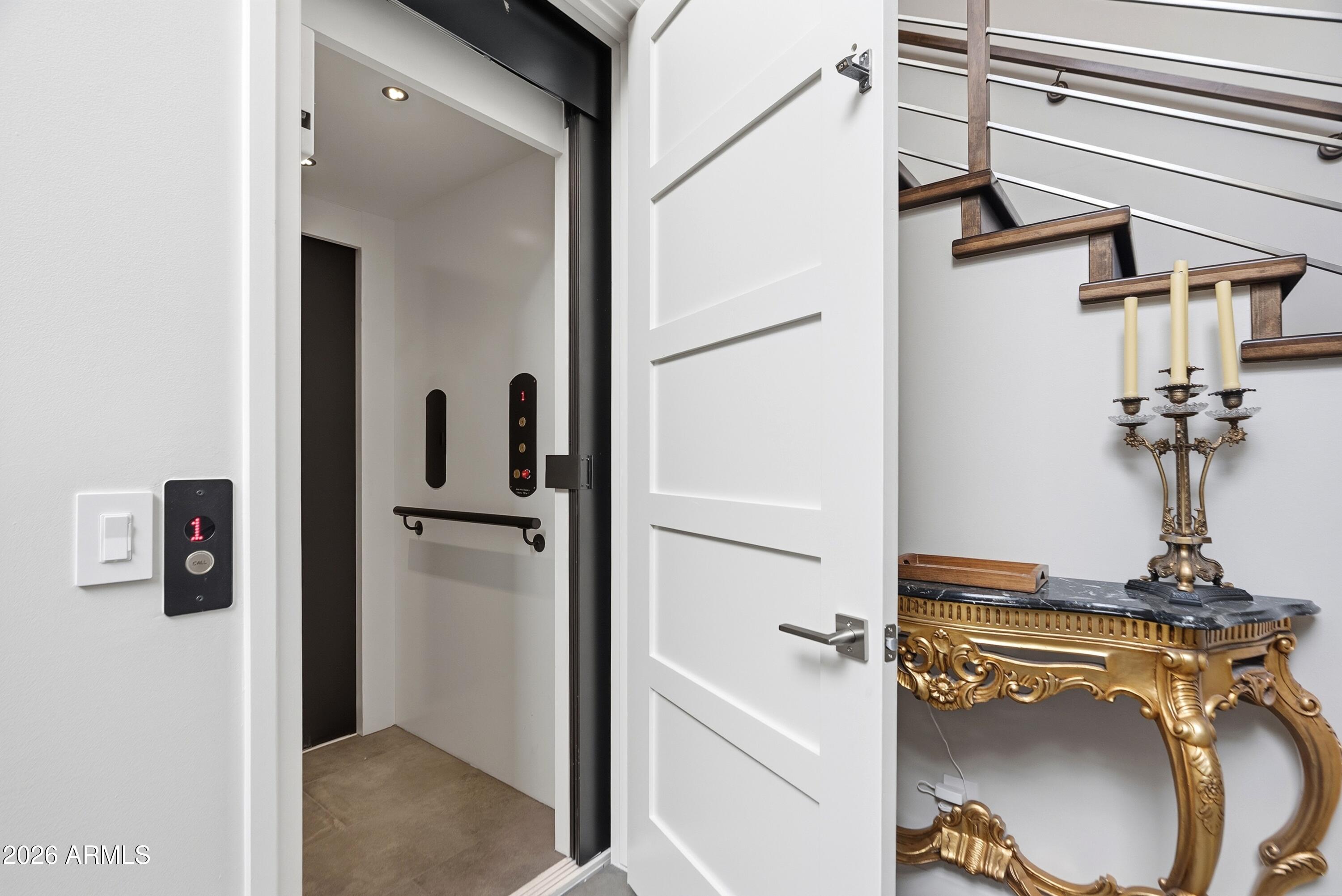 6180 N LAS BRISAS Drive