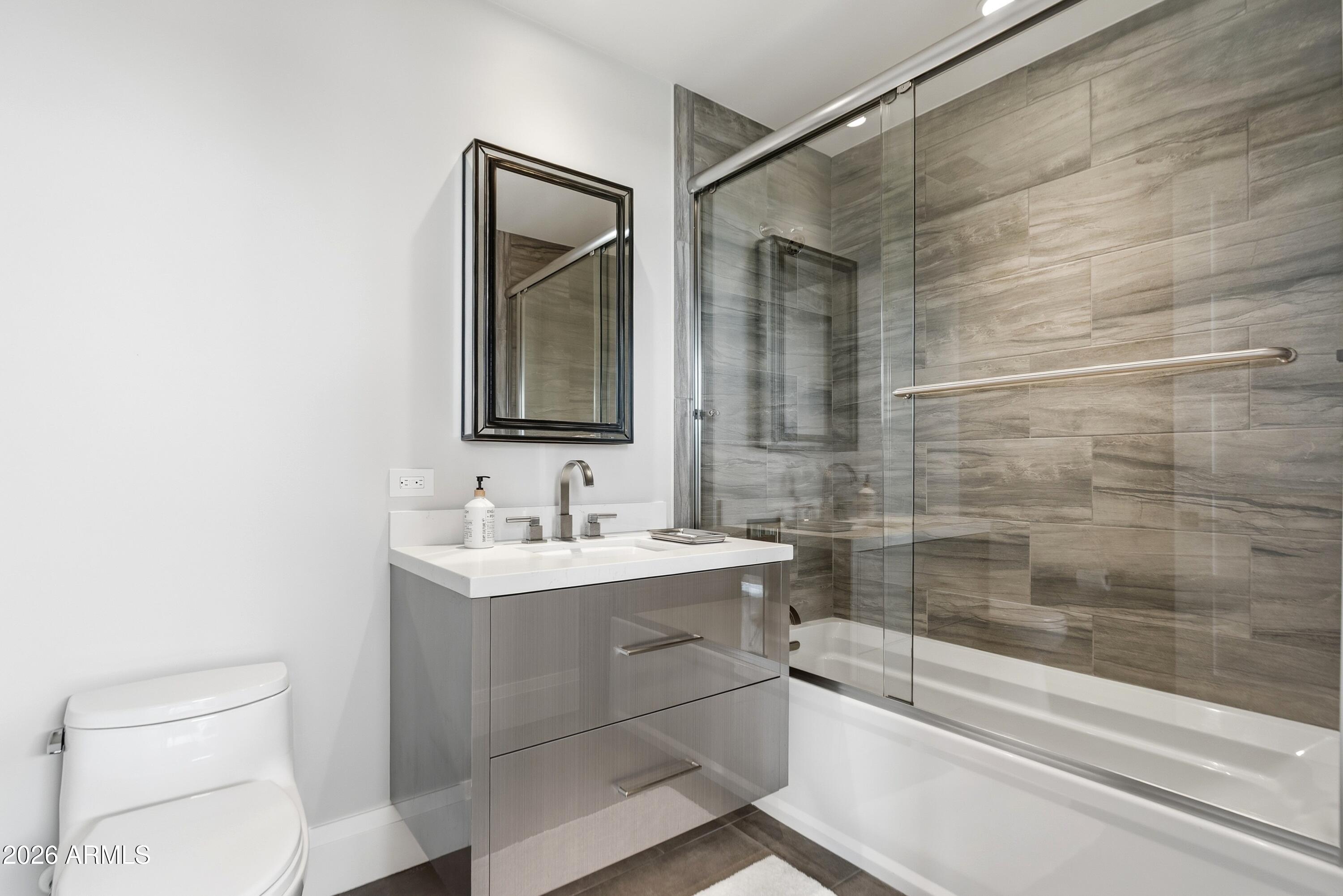 6180 N LAS BRISAS Drive