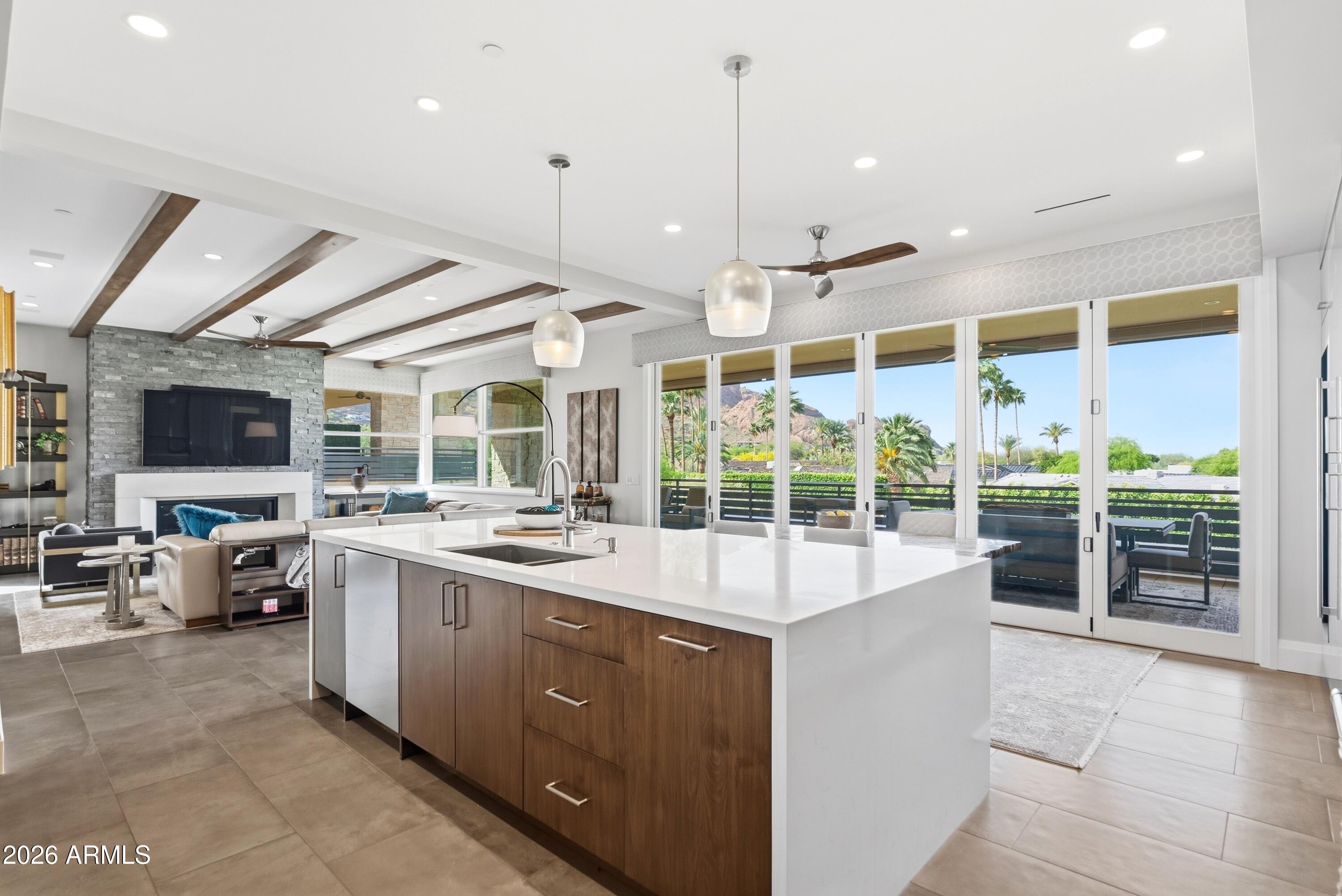 6180 N LAS BRISAS Drive