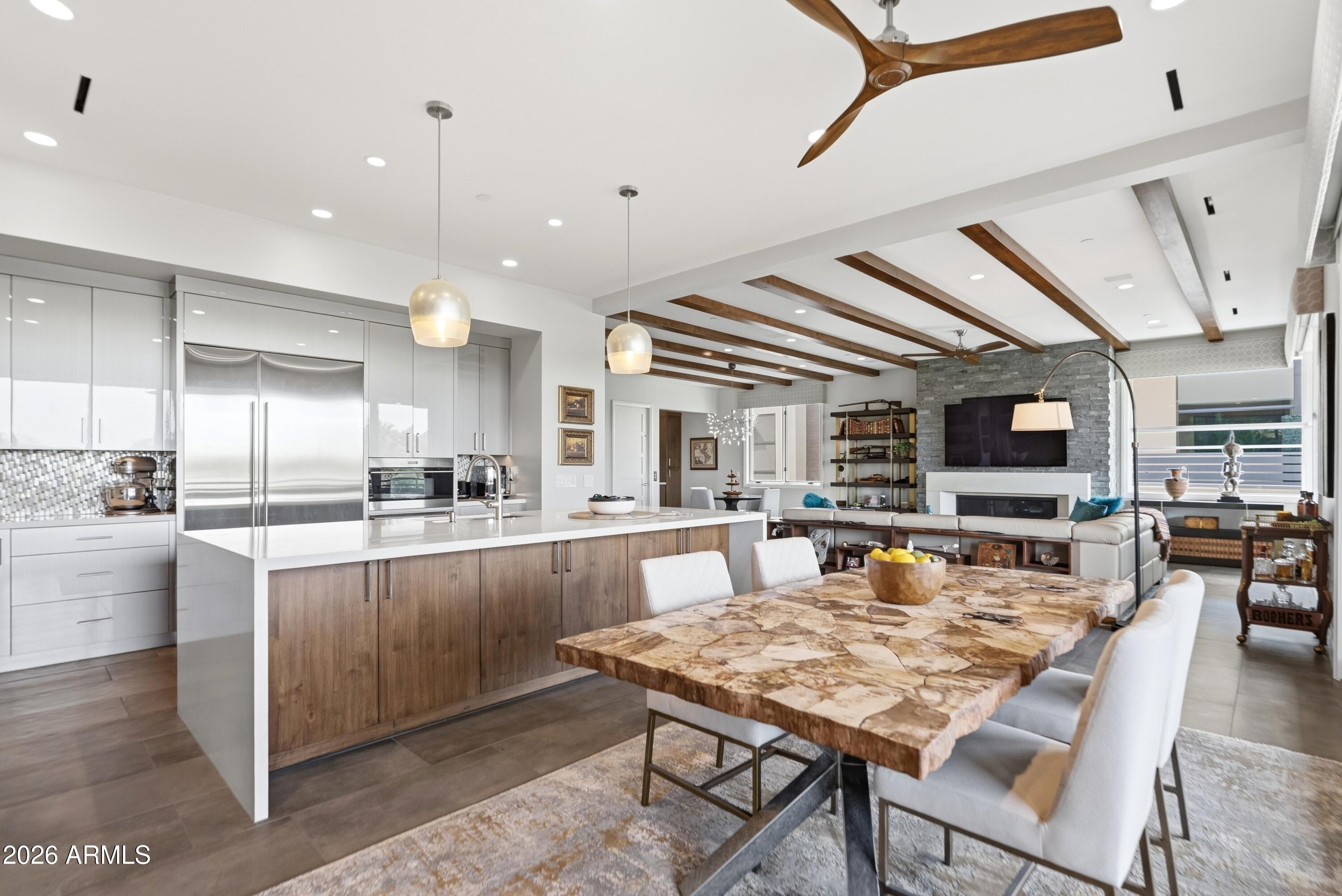 6180 N LAS BRISAS Drive