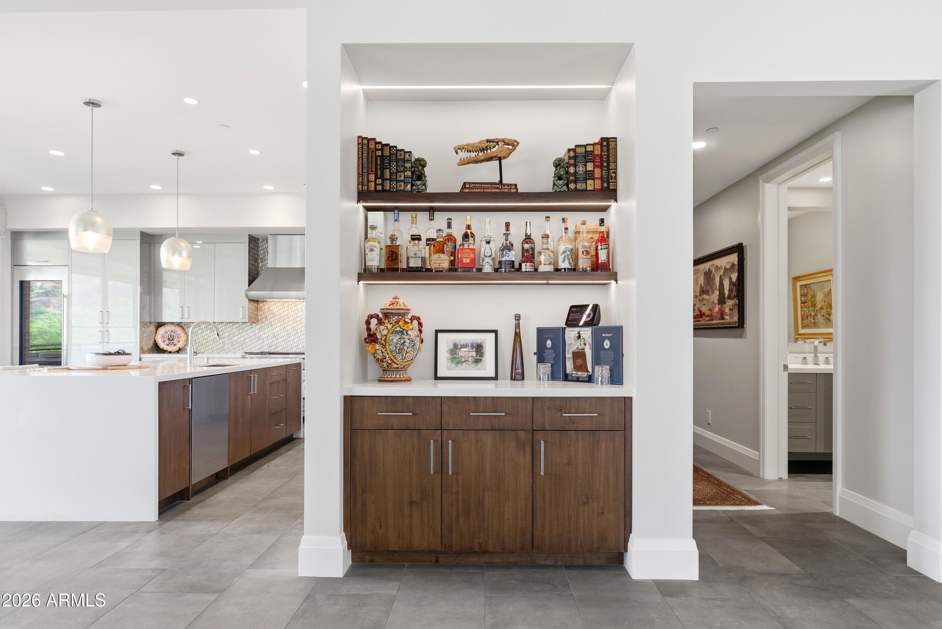 6180 N LAS BRISAS Drive