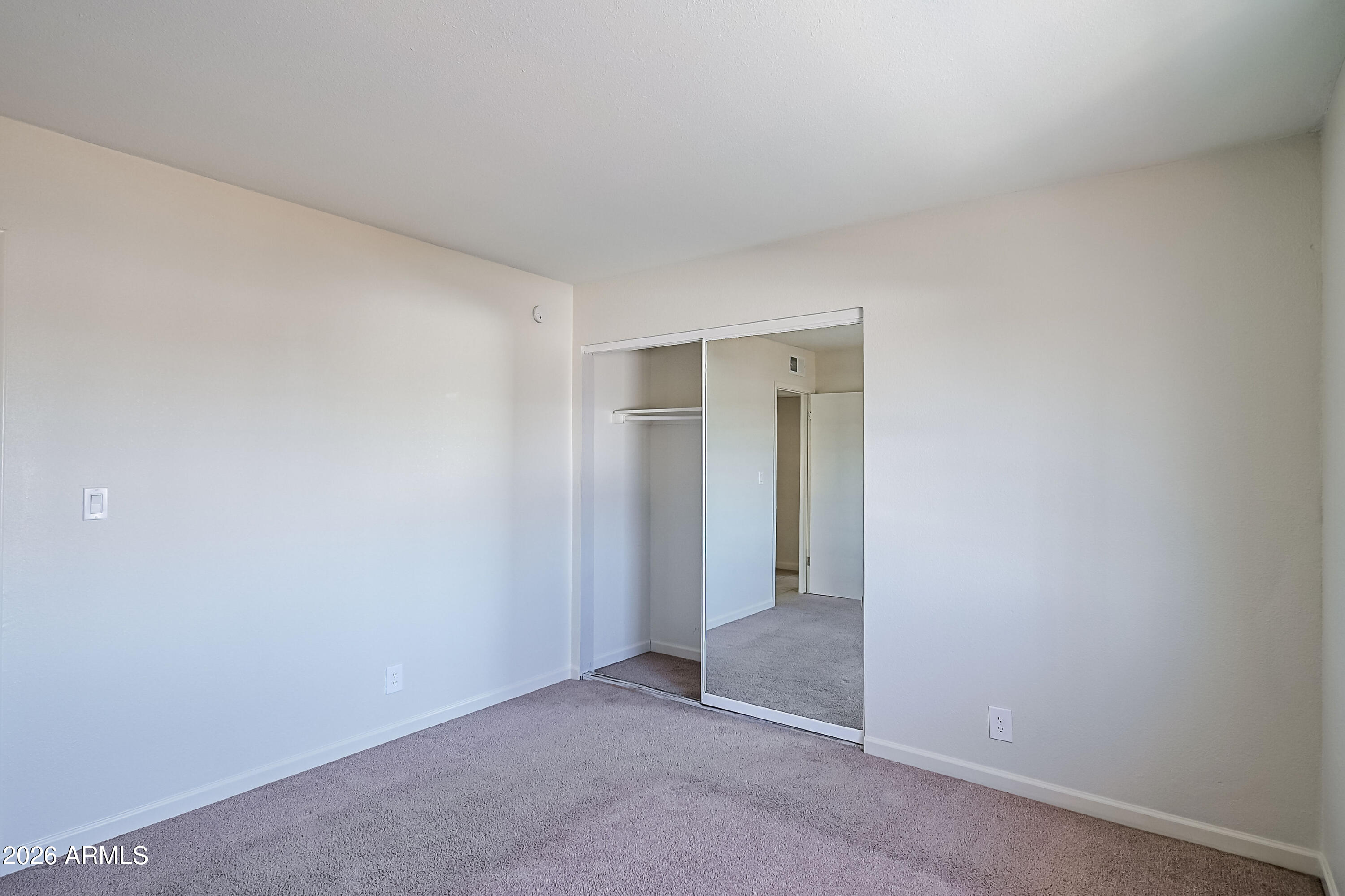 1237 E LAWRENCE Lane