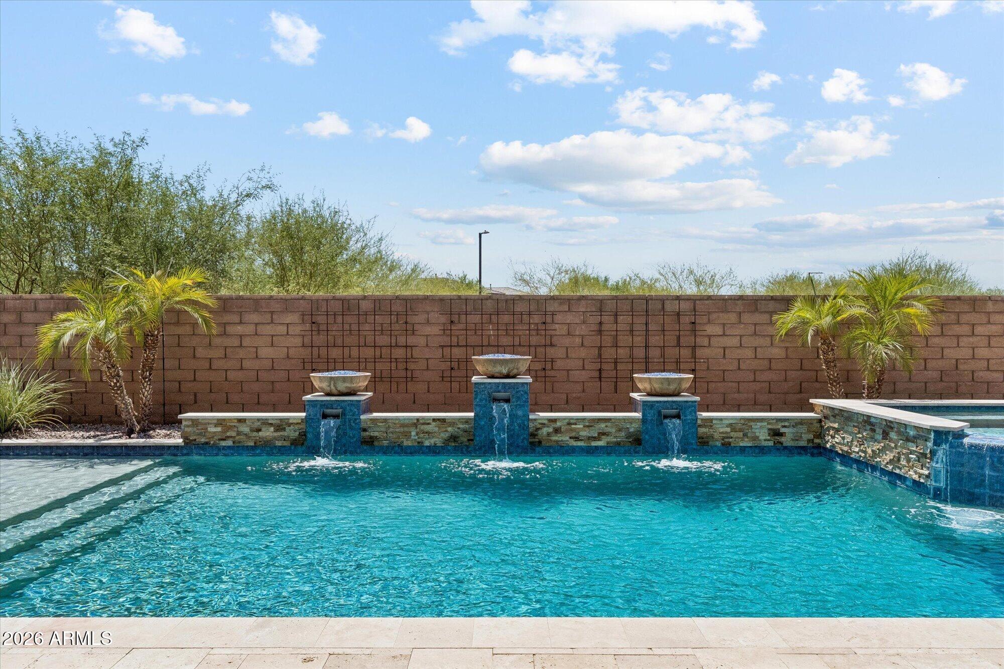 2905 E LOS GATOS Drive