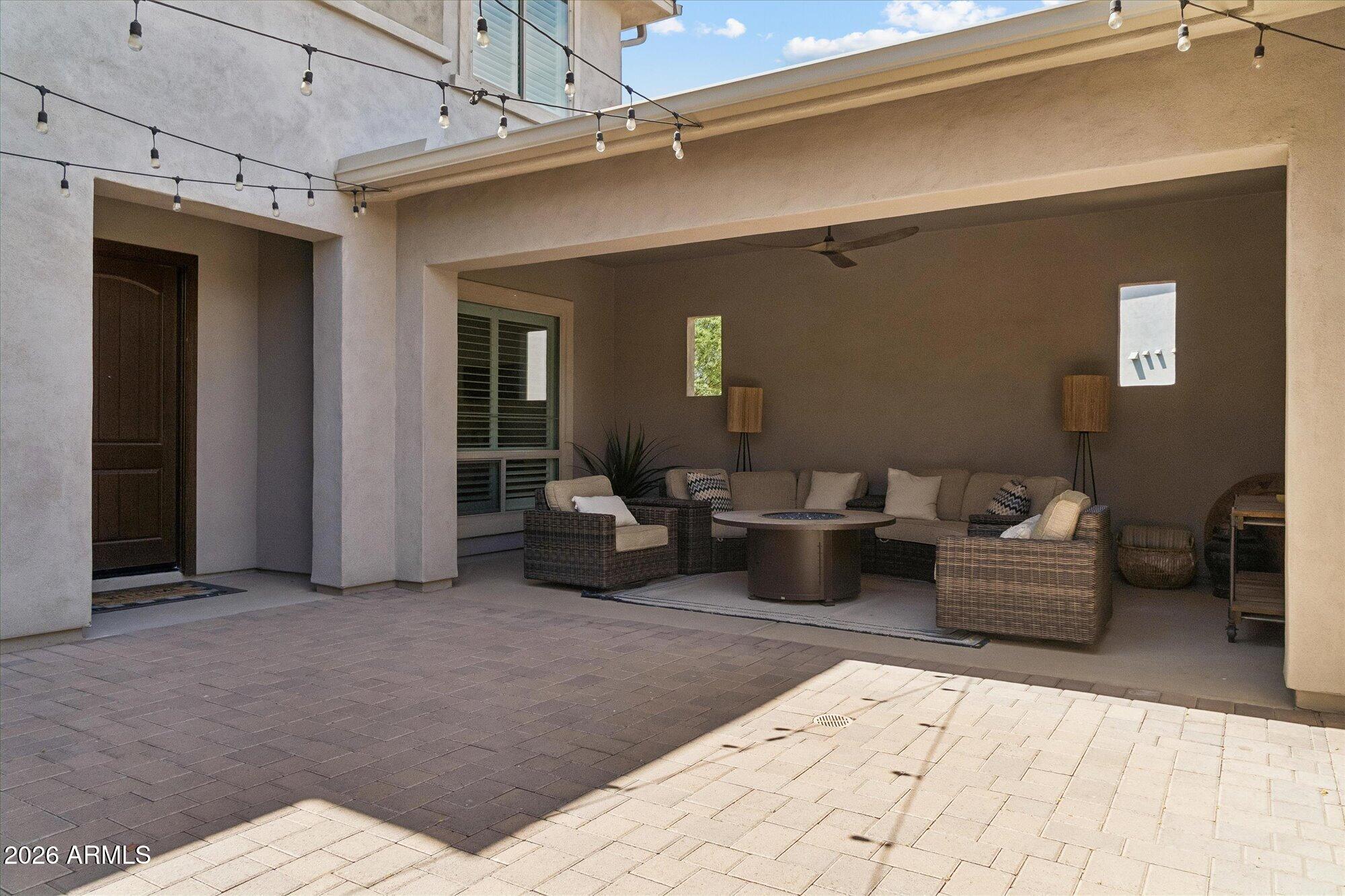 2905 E LOS GATOS Drive