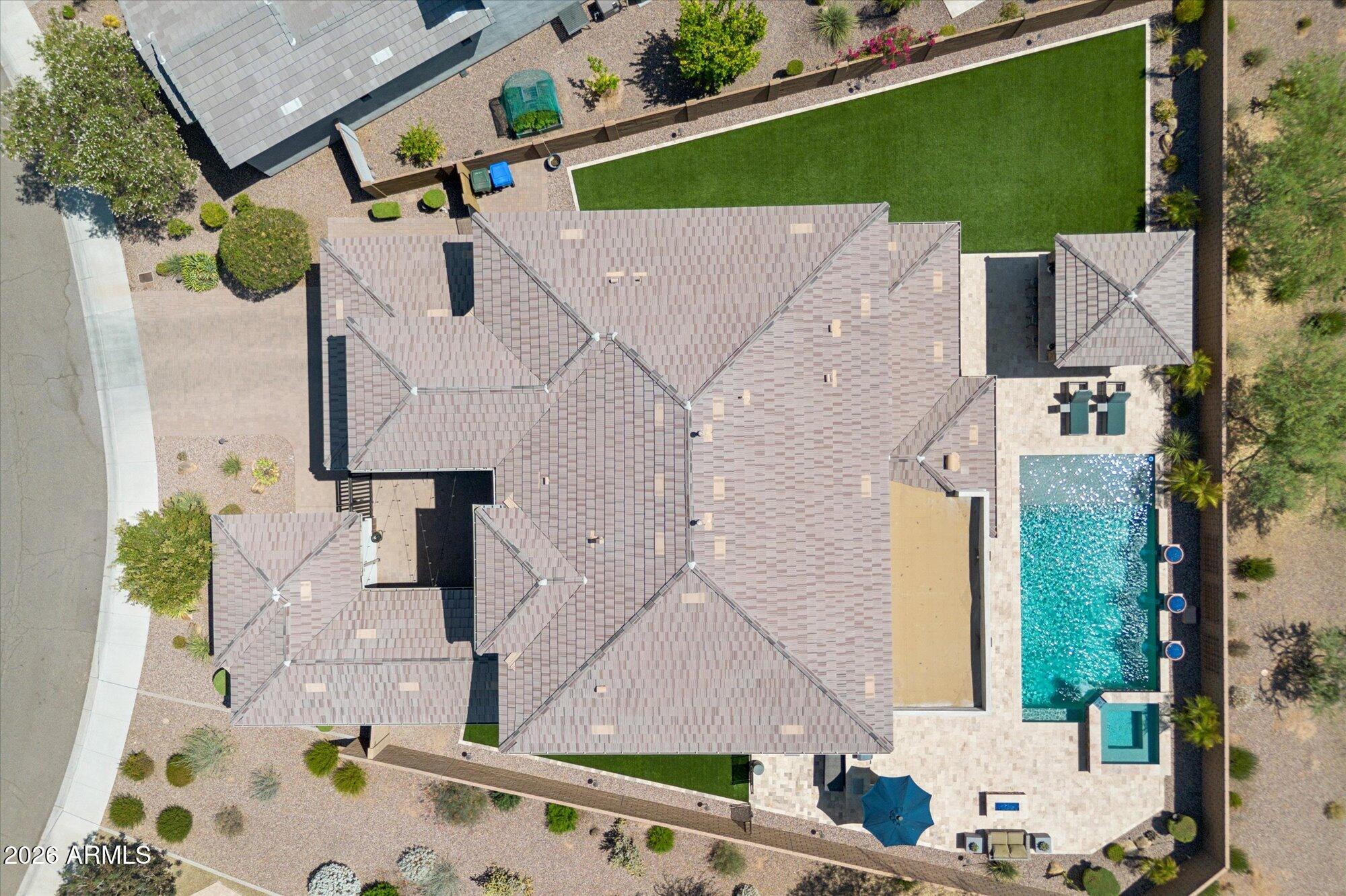 2905 E LOS GATOS Drive
