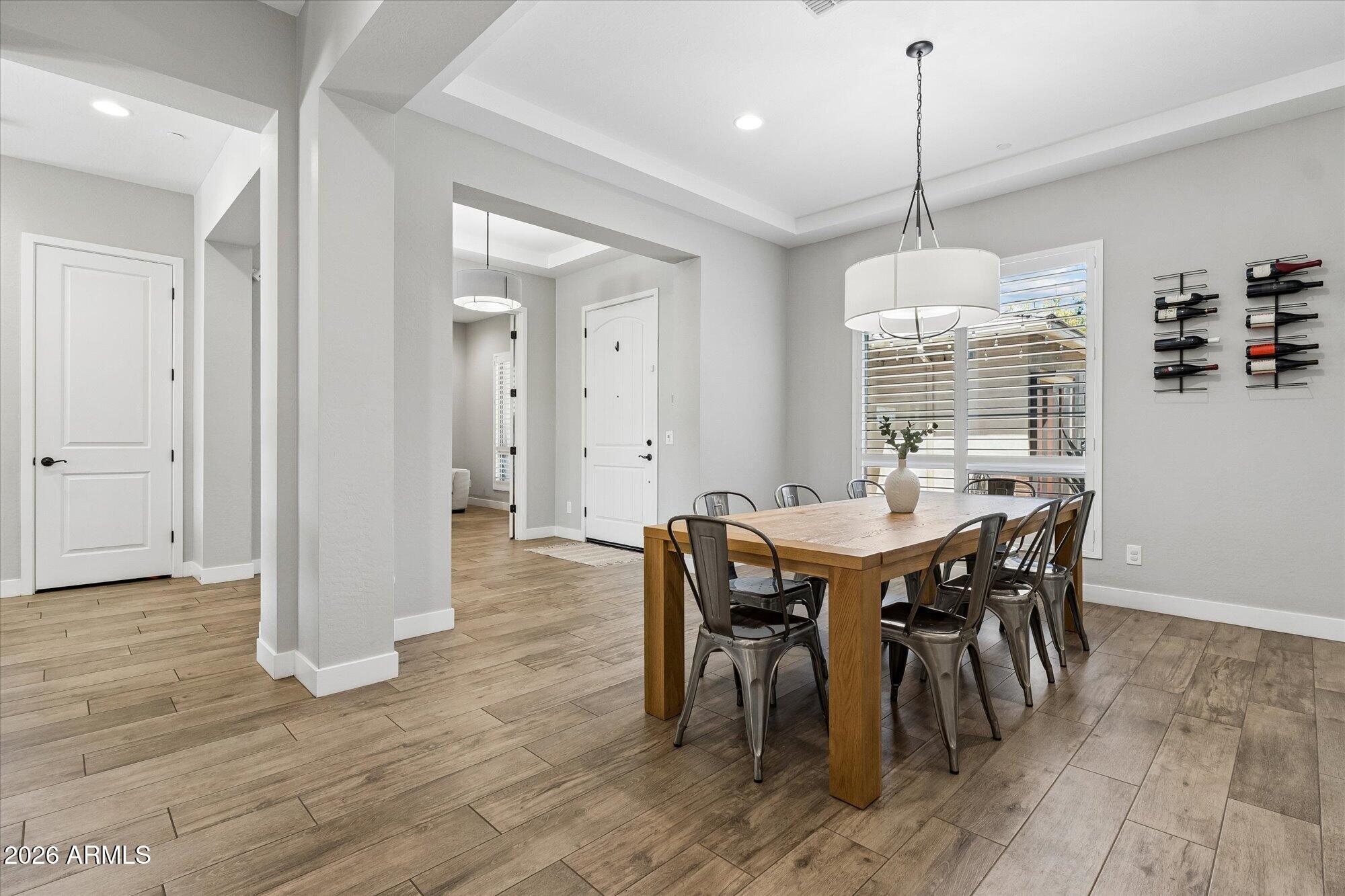 2905 E LOS GATOS Drive