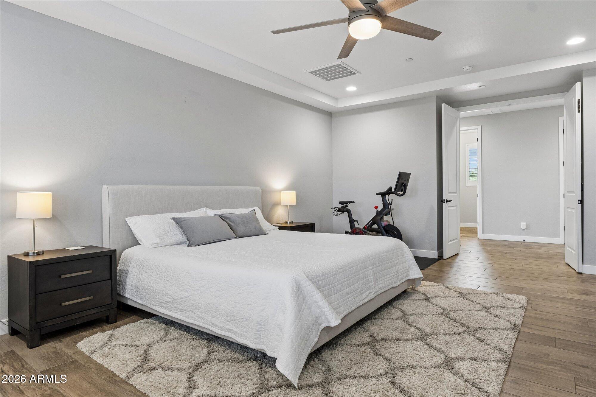 2905 E LOS GATOS Drive