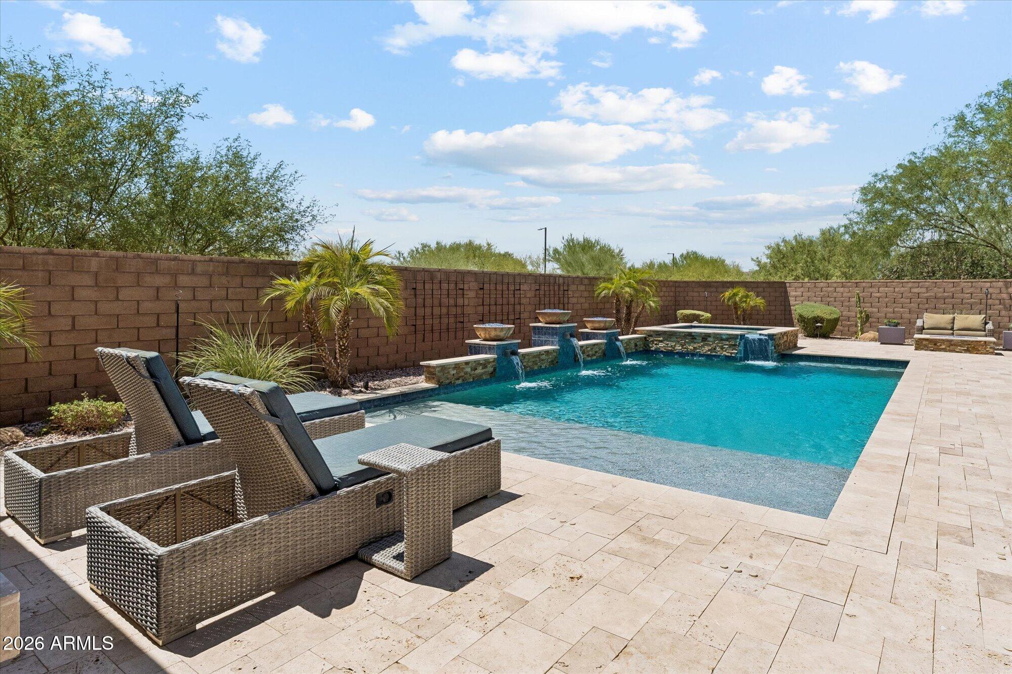 2905 E LOS GATOS Drive