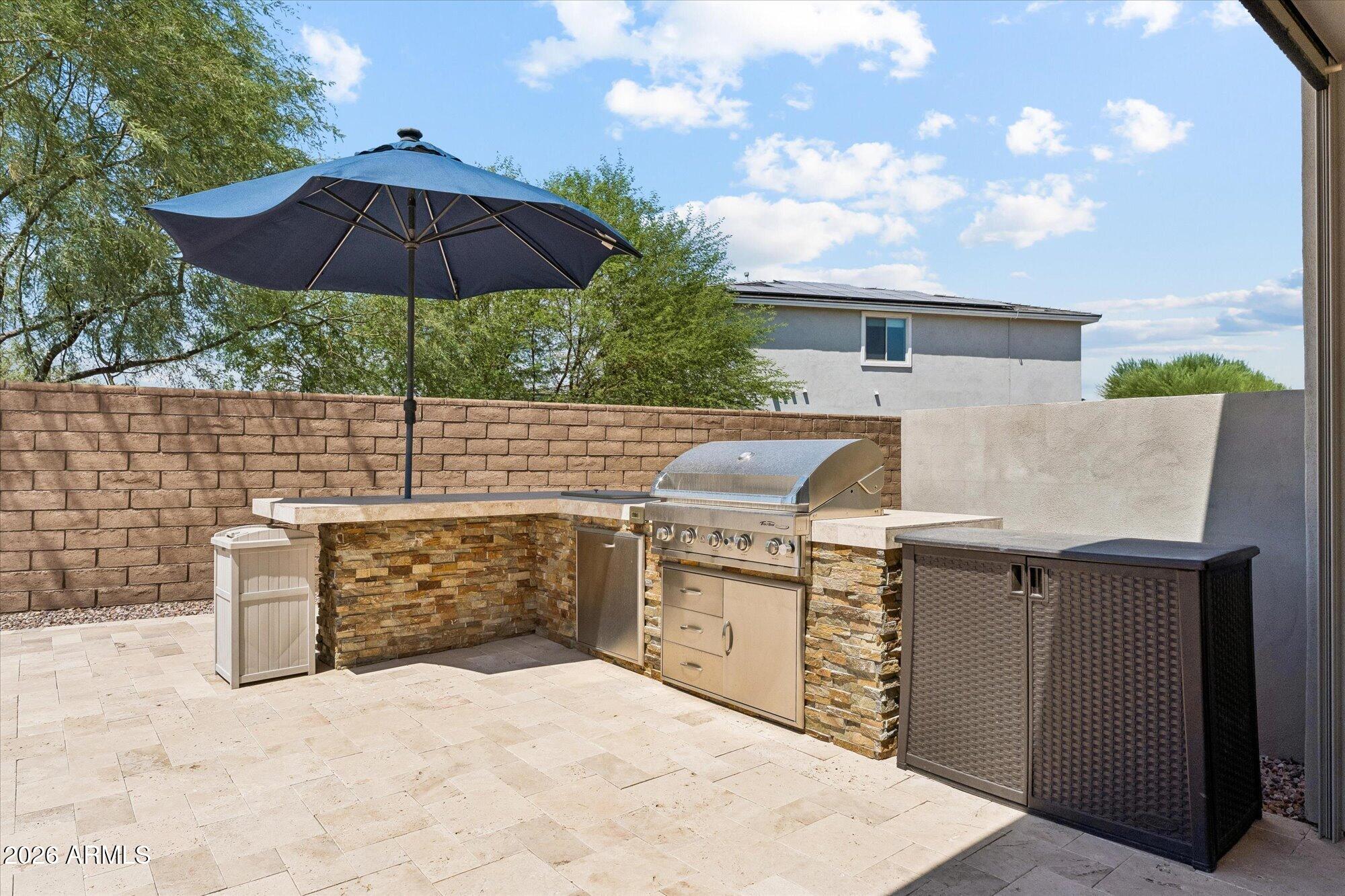 2905 E LOS GATOS Drive