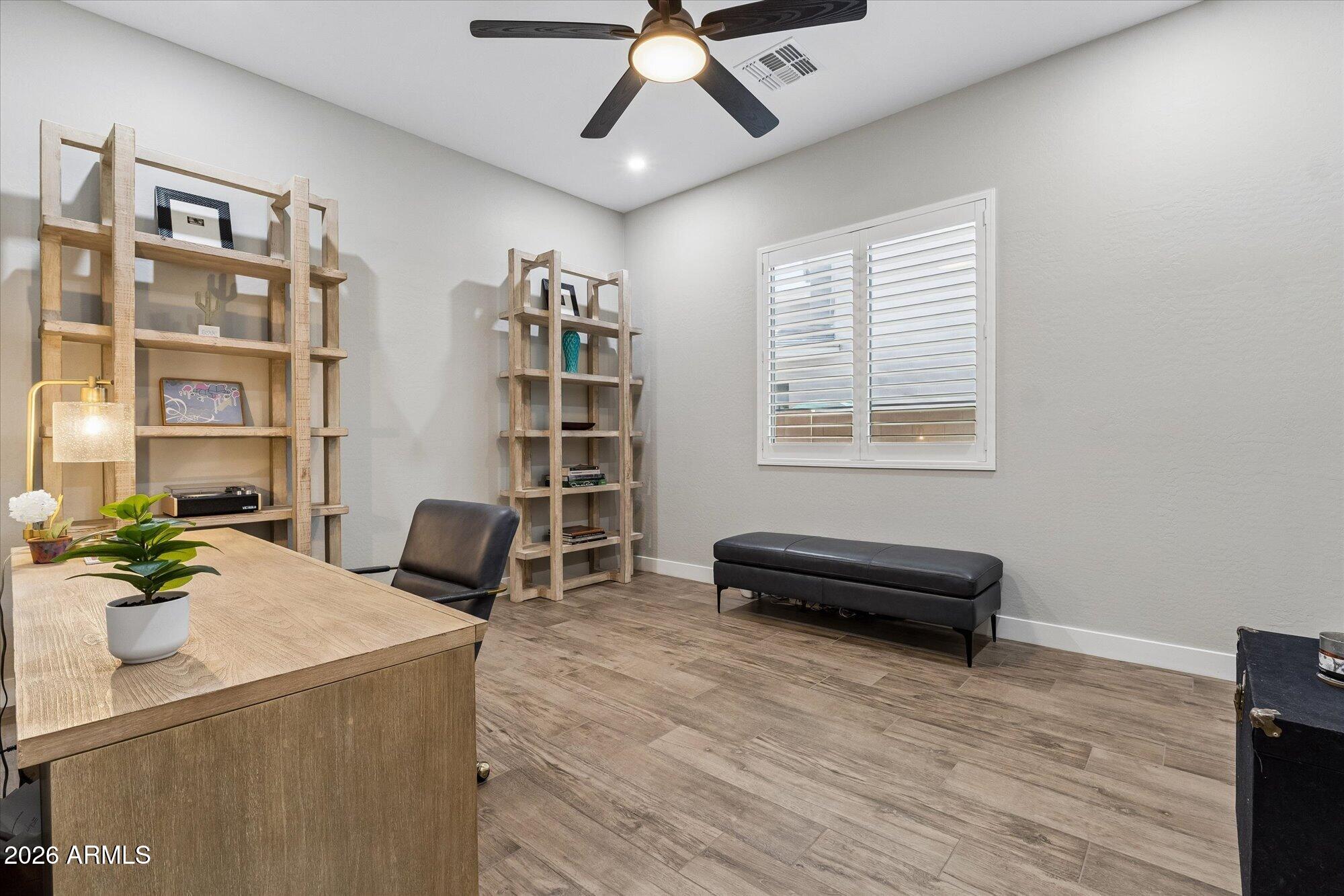 2905 E LOS GATOS Drive