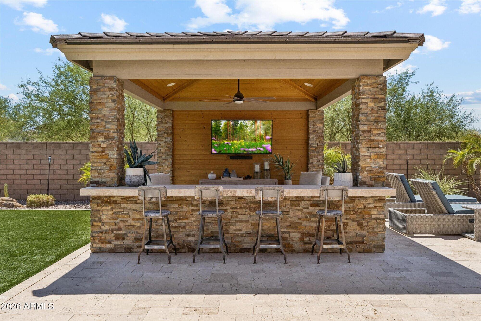 2905 E LOS GATOS Drive