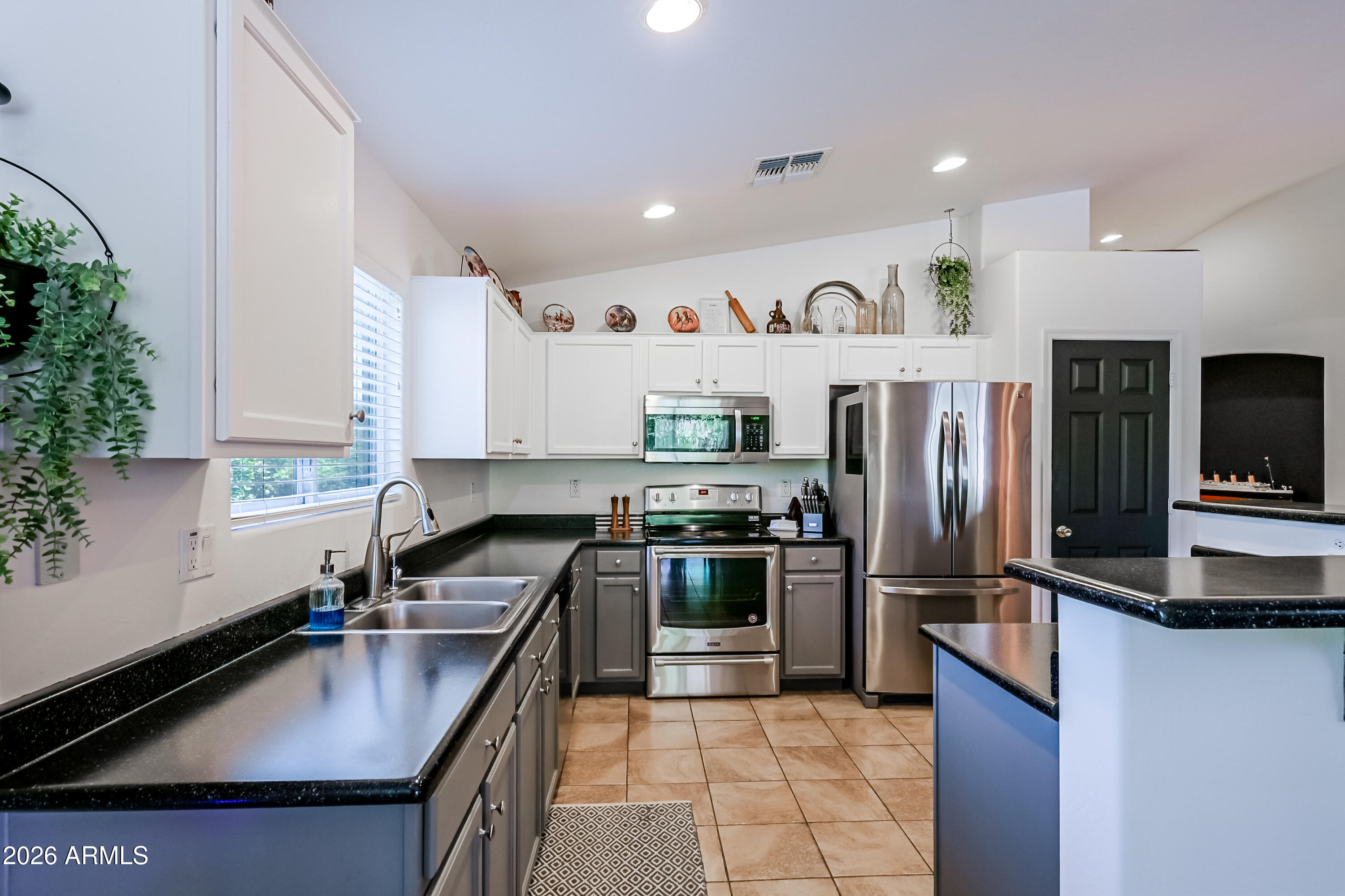 15276 W LAUREL Lane