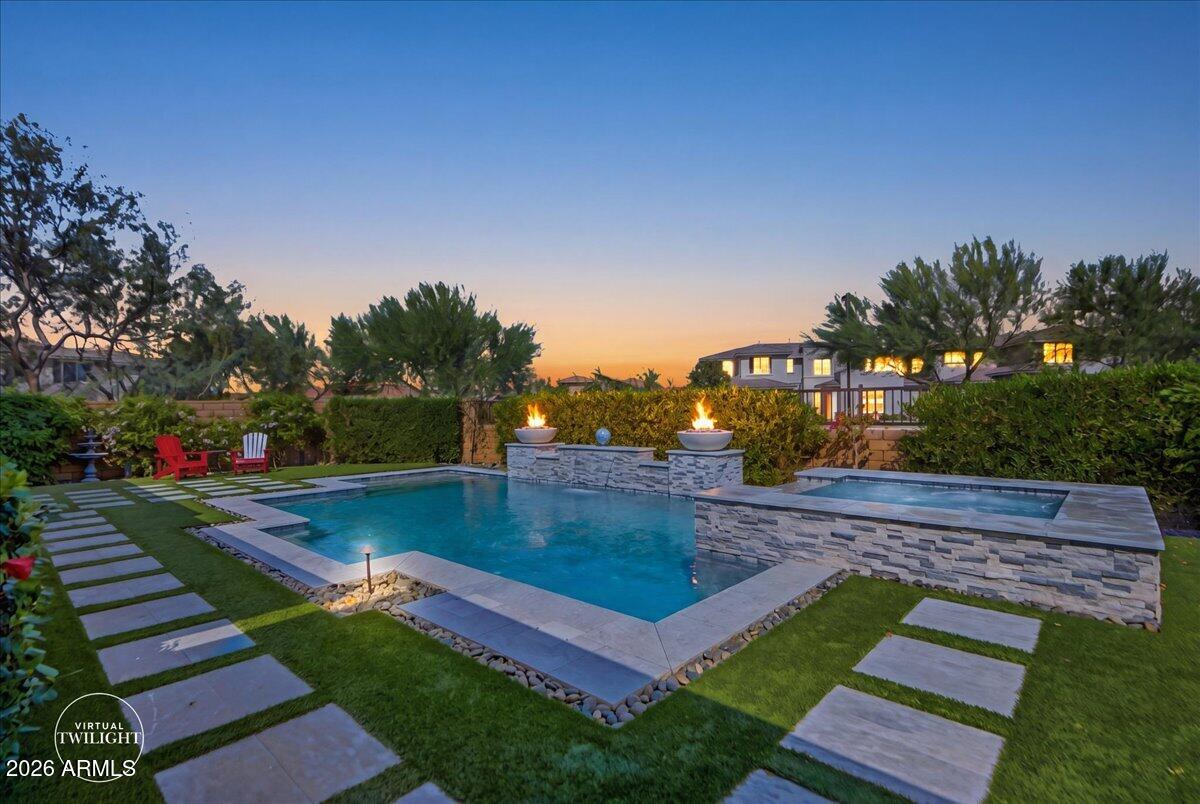2914 E LOS GATOS Drive