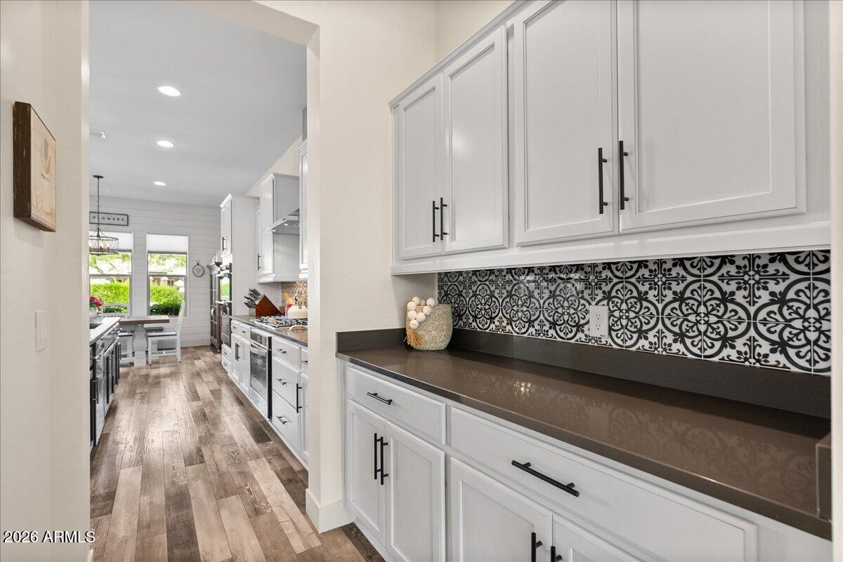 2914 E LOS GATOS Drive