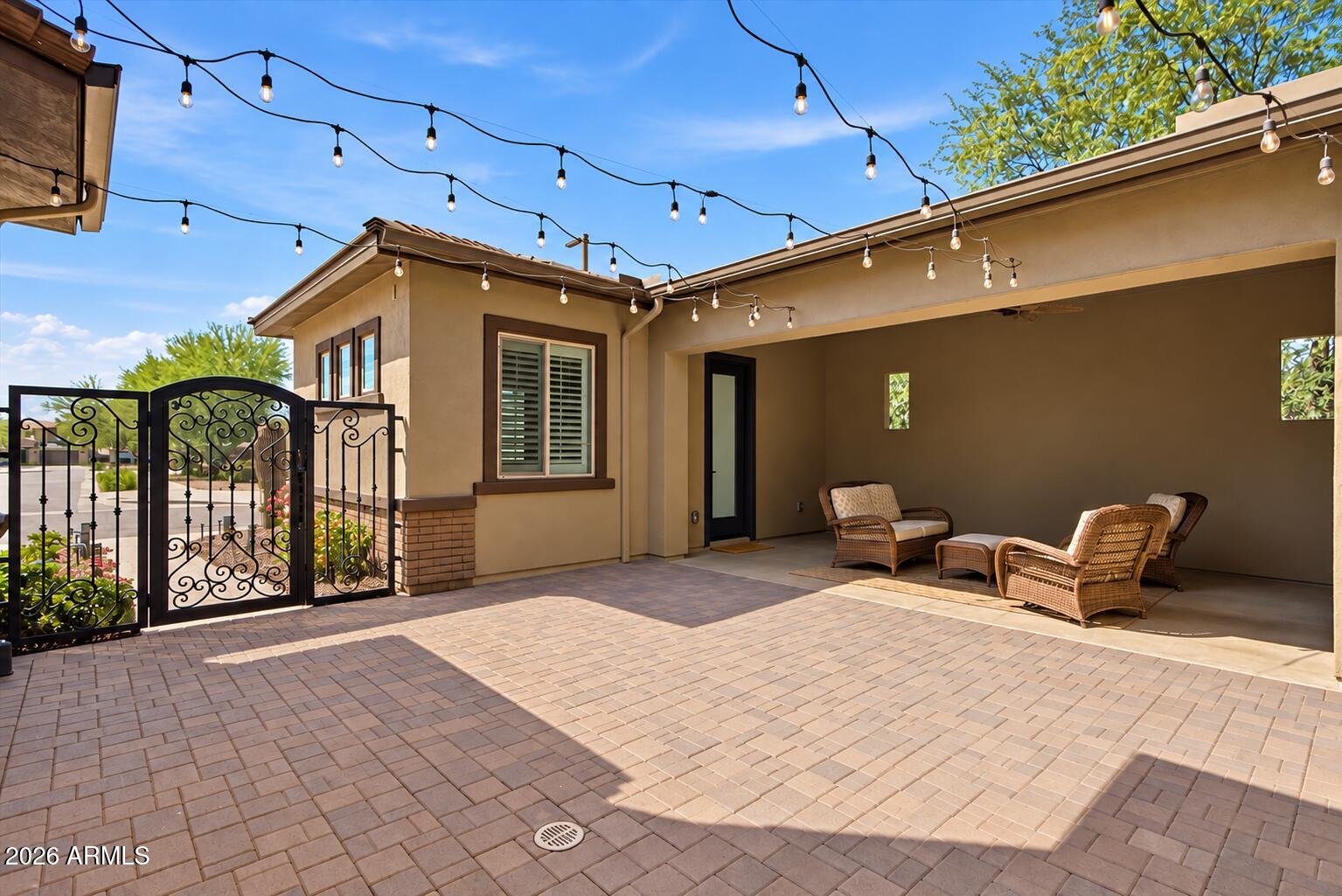 2914 E LOS GATOS Drive
