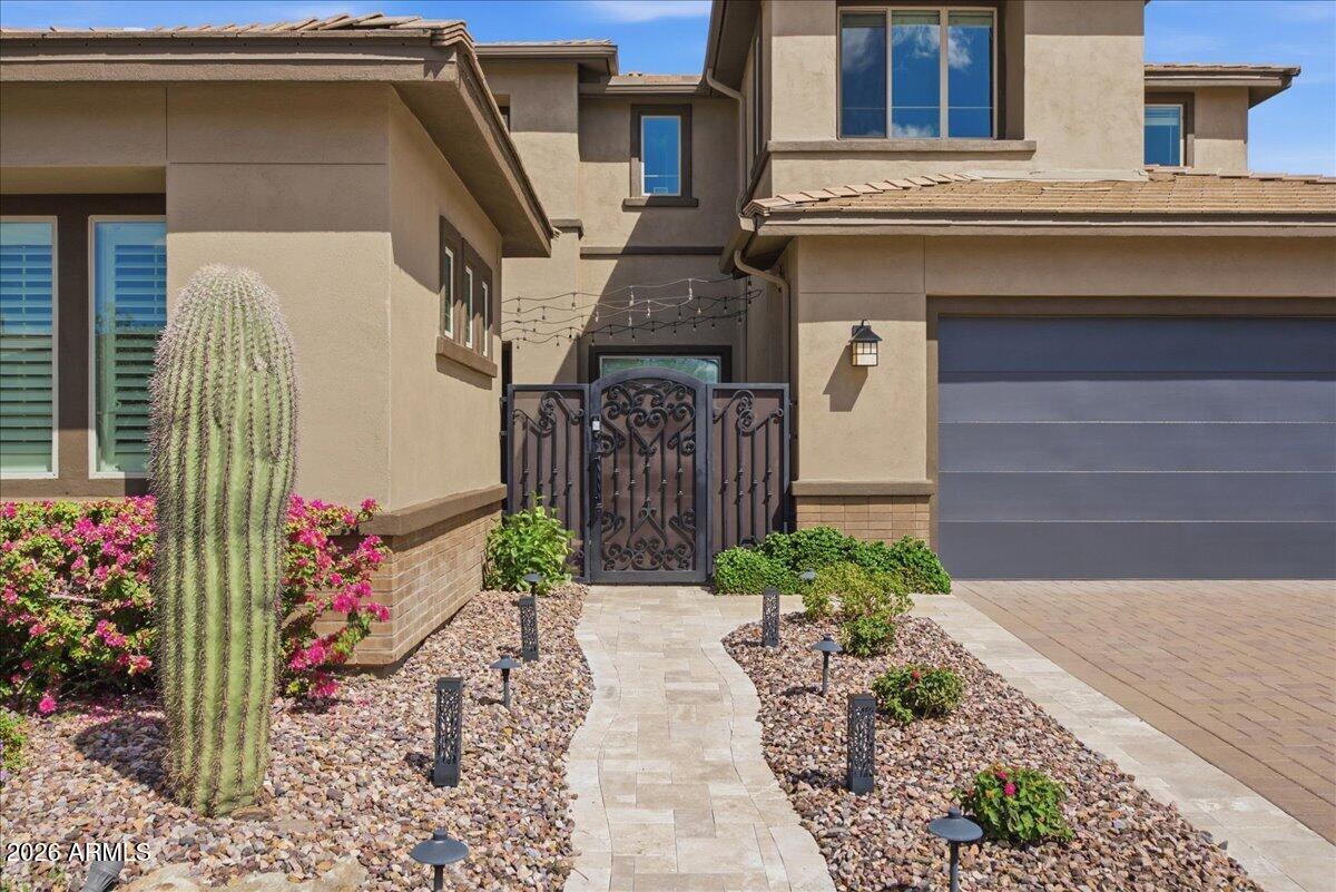 2914 E LOS GATOS Drive