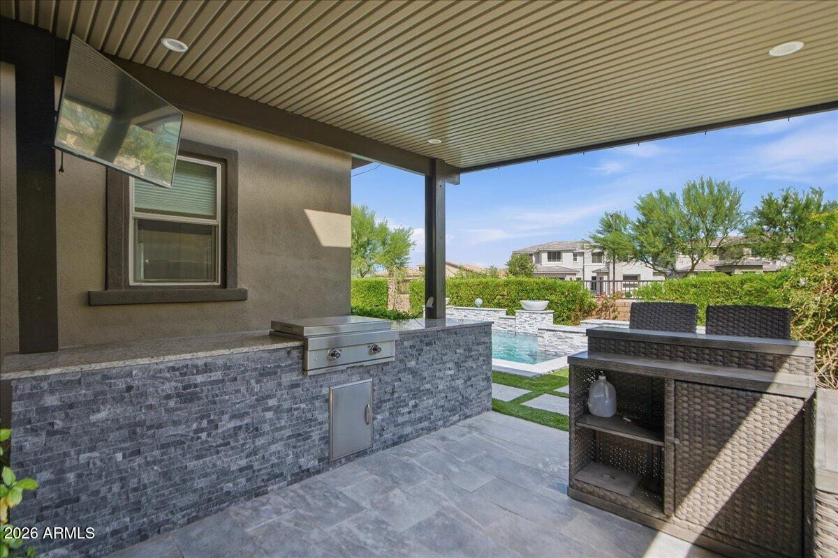 2914 E LOS GATOS Drive