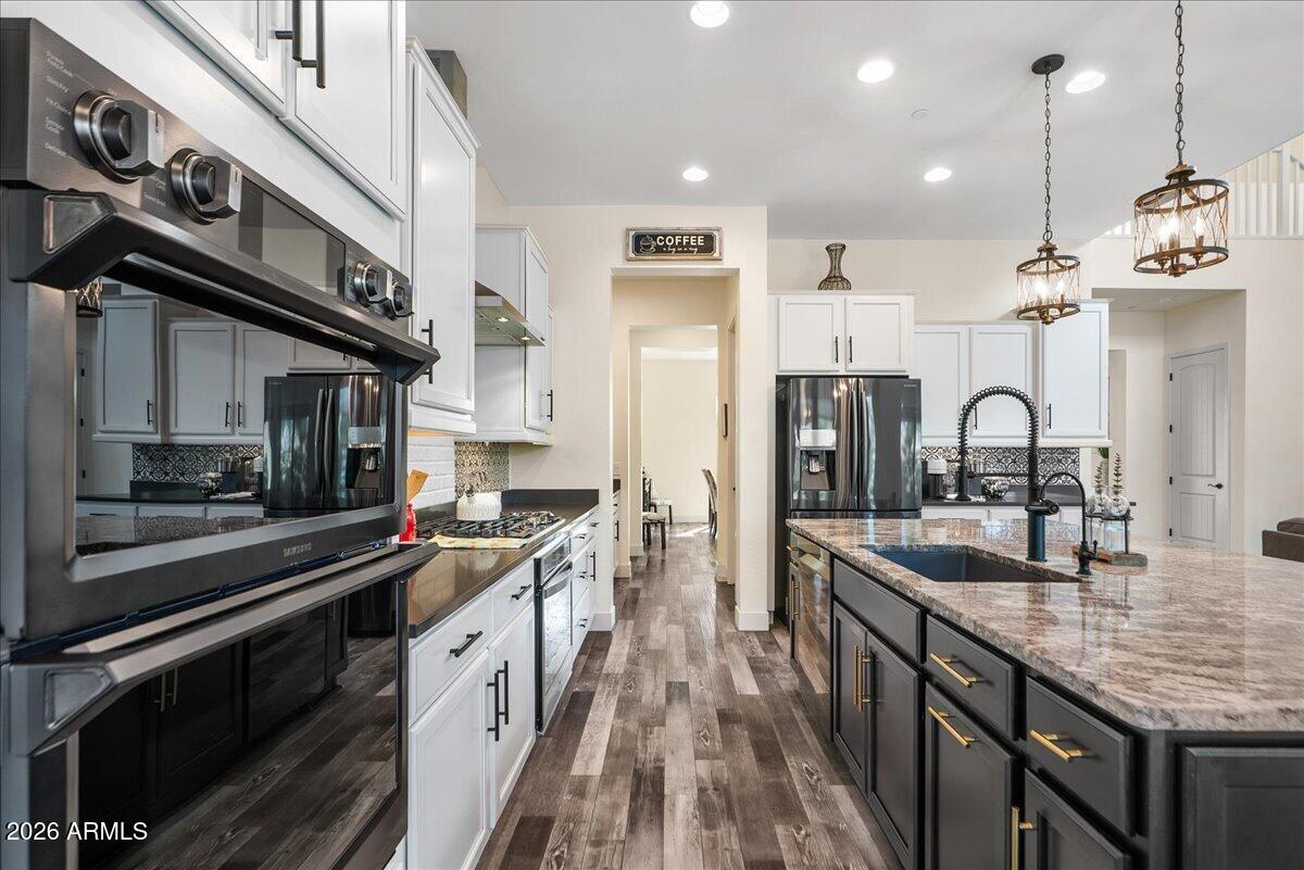 2914 E LOS GATOS Drive