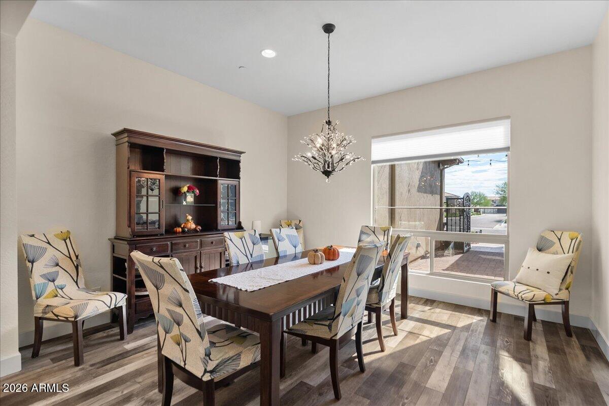 2914 E LOS GATOS Drive