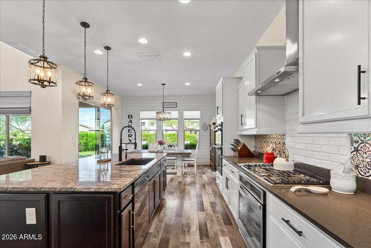 2914 E LOS GATOS Drive
