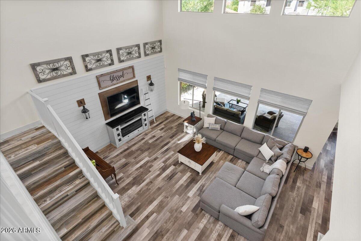 2914 E LOS GATOS Drive