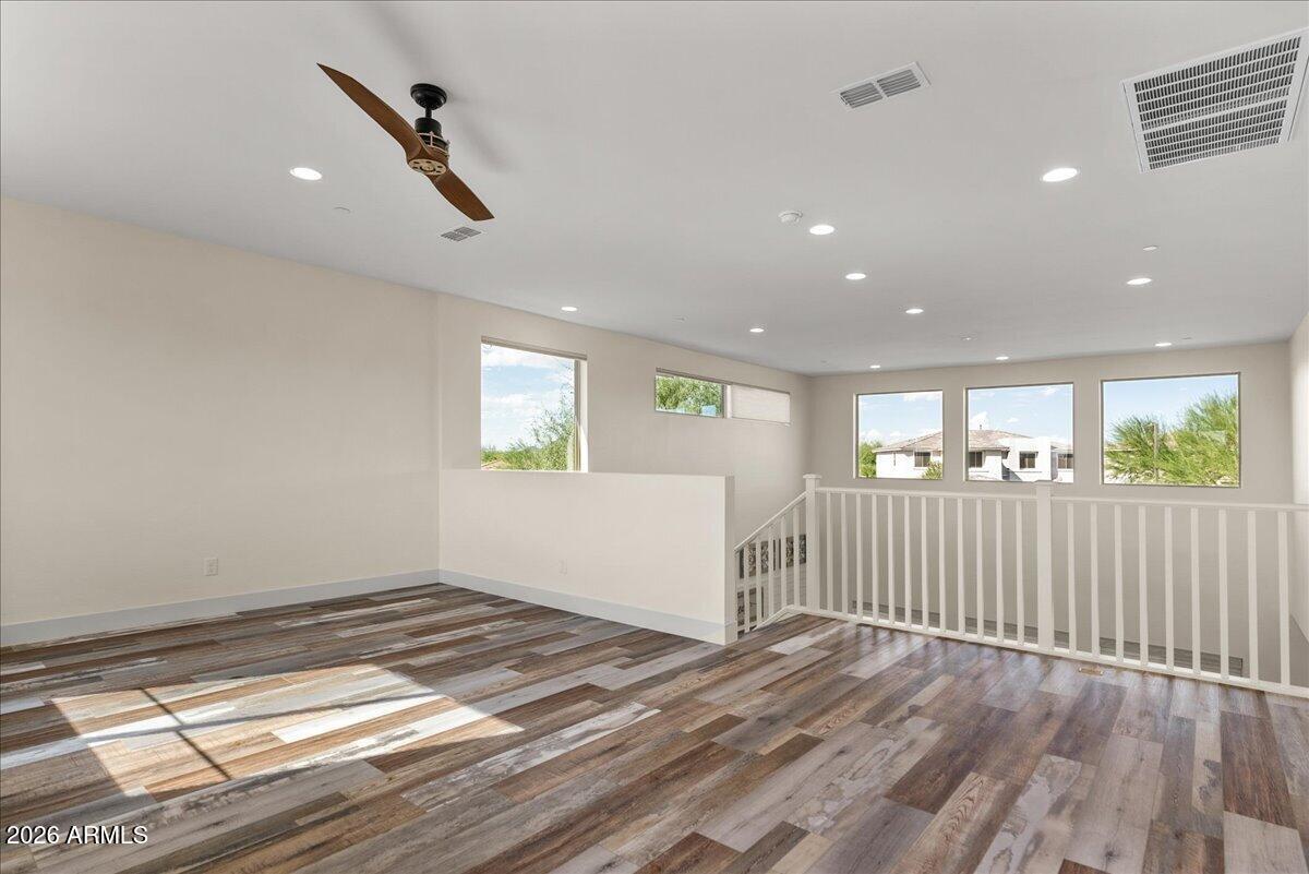 2914 E LOS GATOS Drive