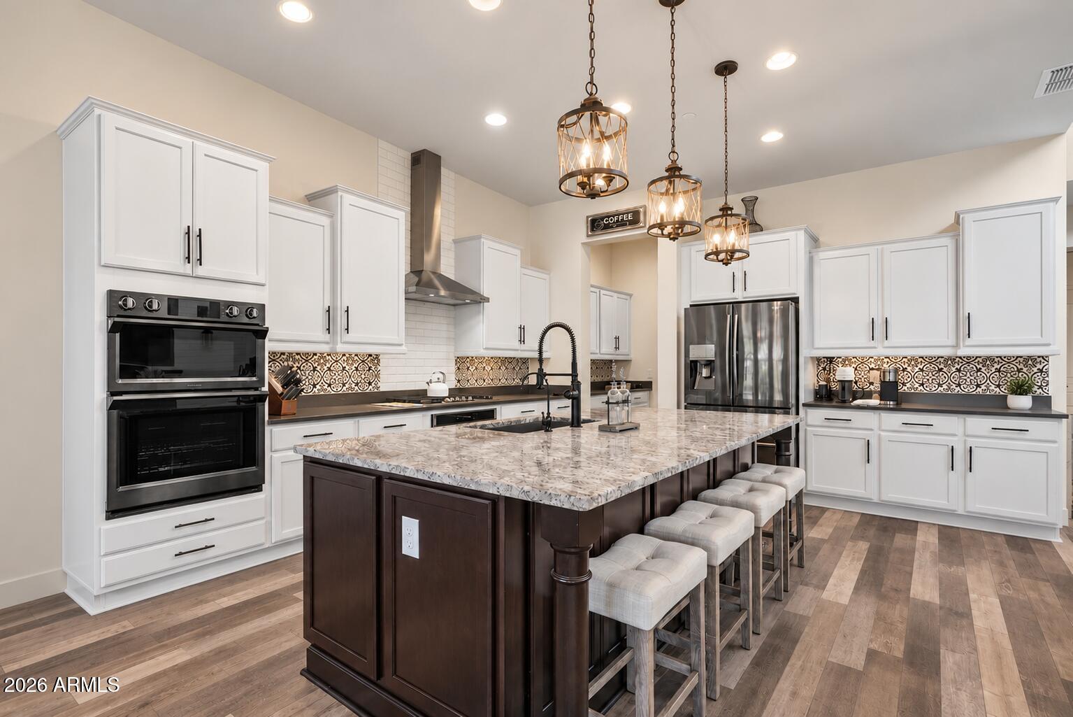 2914 E LOS GATOS Drive