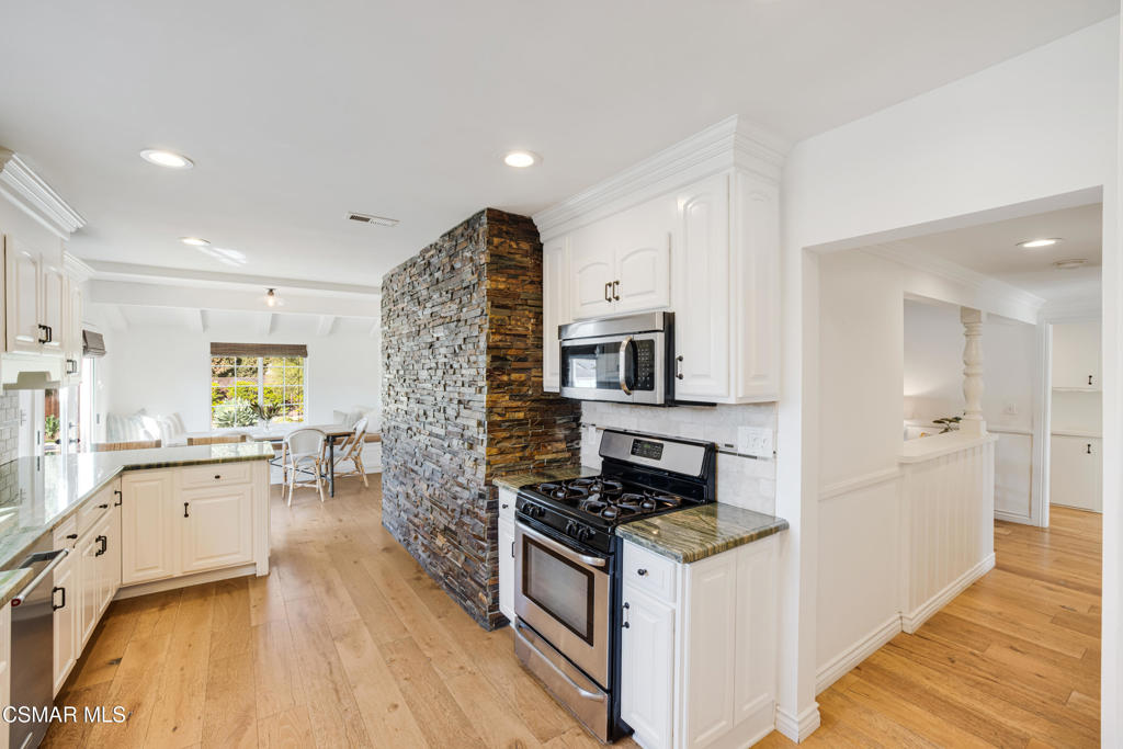 1407 Strawberry Hill Road