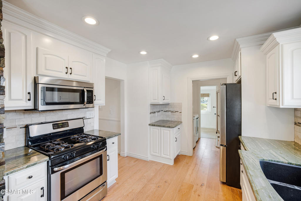 1407 Strawberry Hill Road