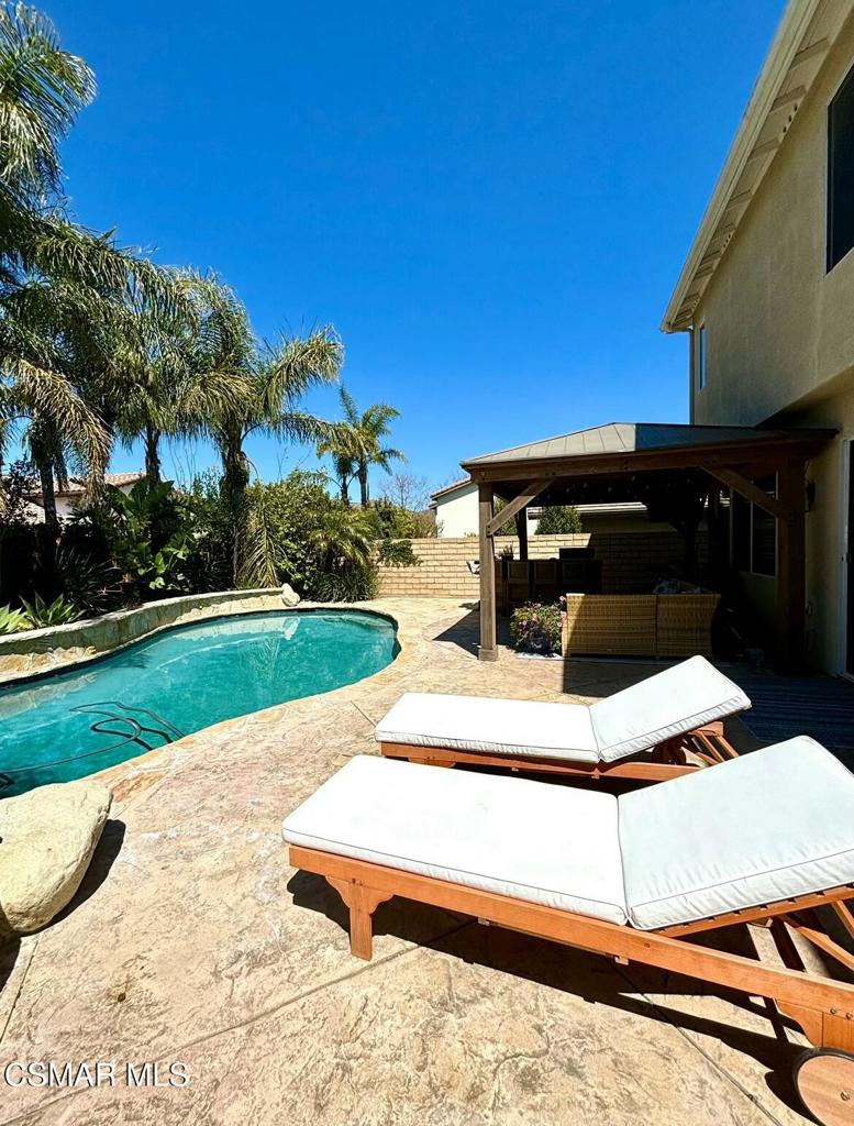 653 Camino De La Luz