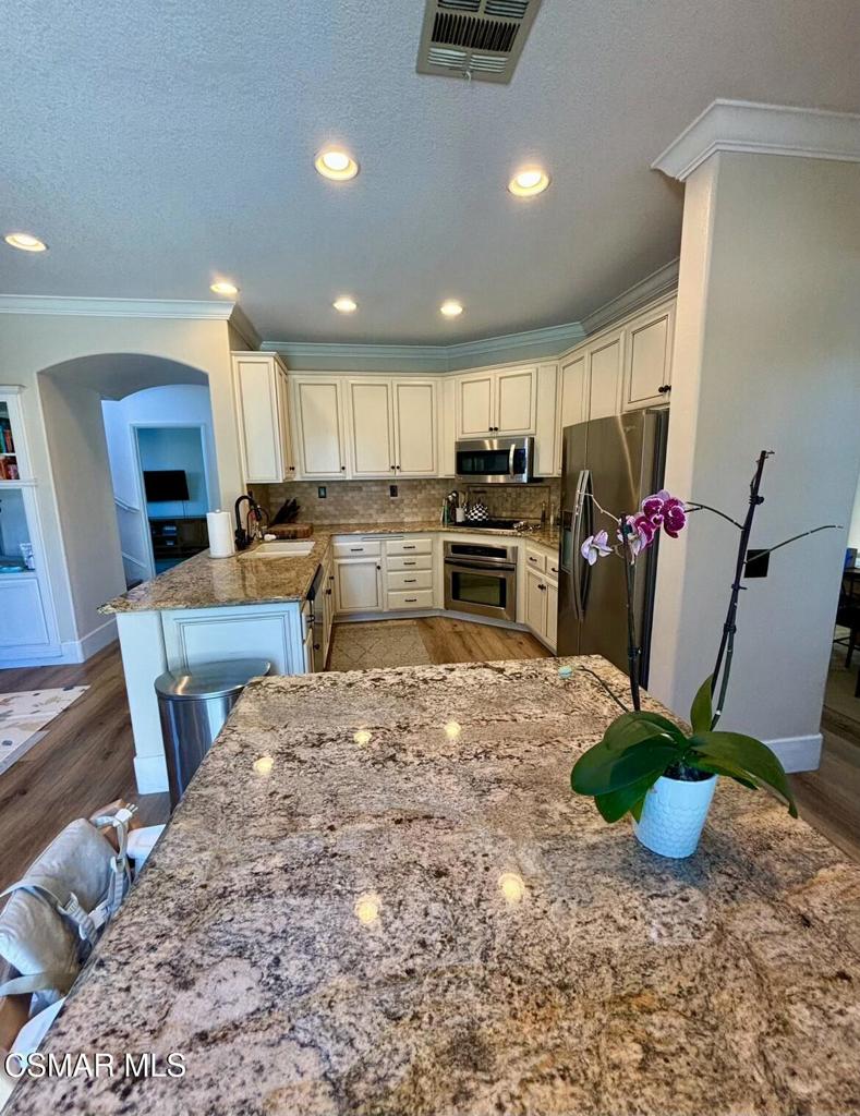 653 Camino De La Luz