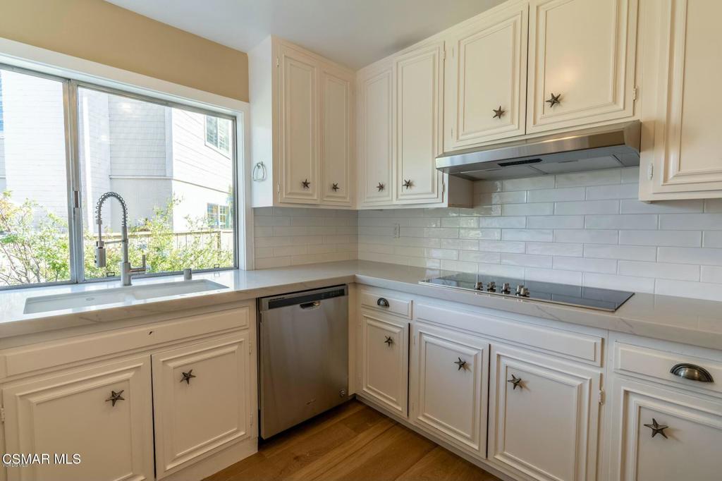 32015 Waterside Lane