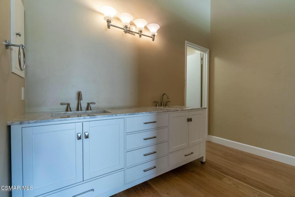 32015 Waterside Lane