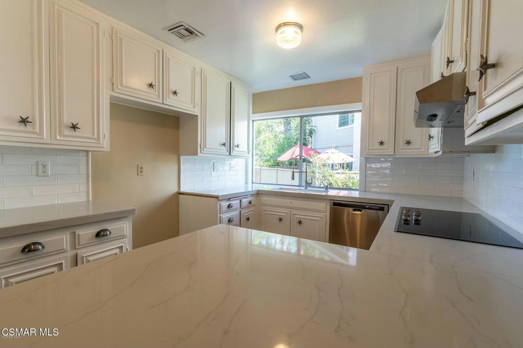 32015 Waterside Lane