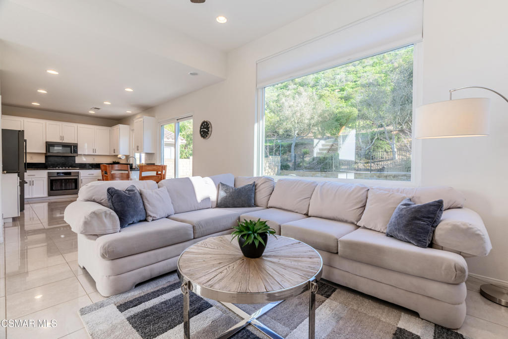 4406 Camino De La Rosa