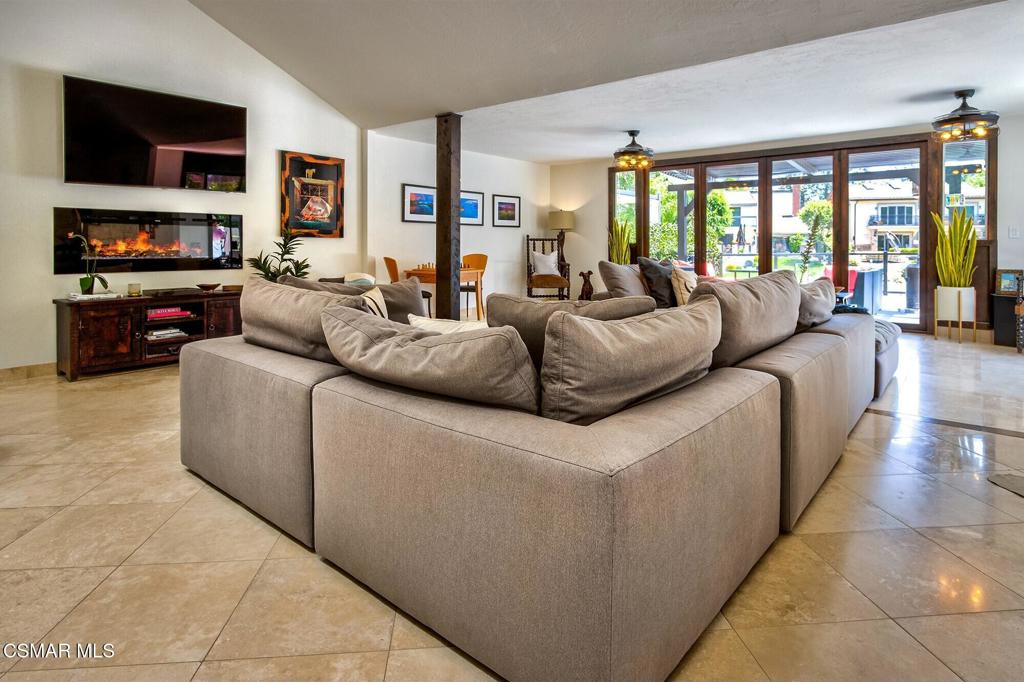 3816 Bowsprit Circle