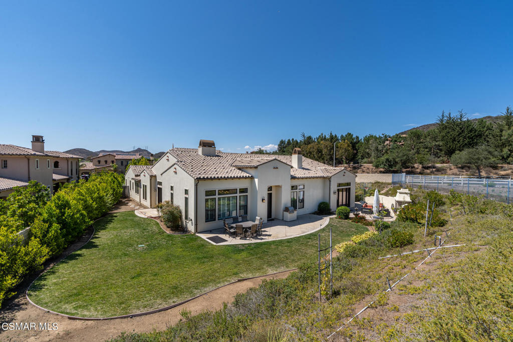 835 Via Sedona