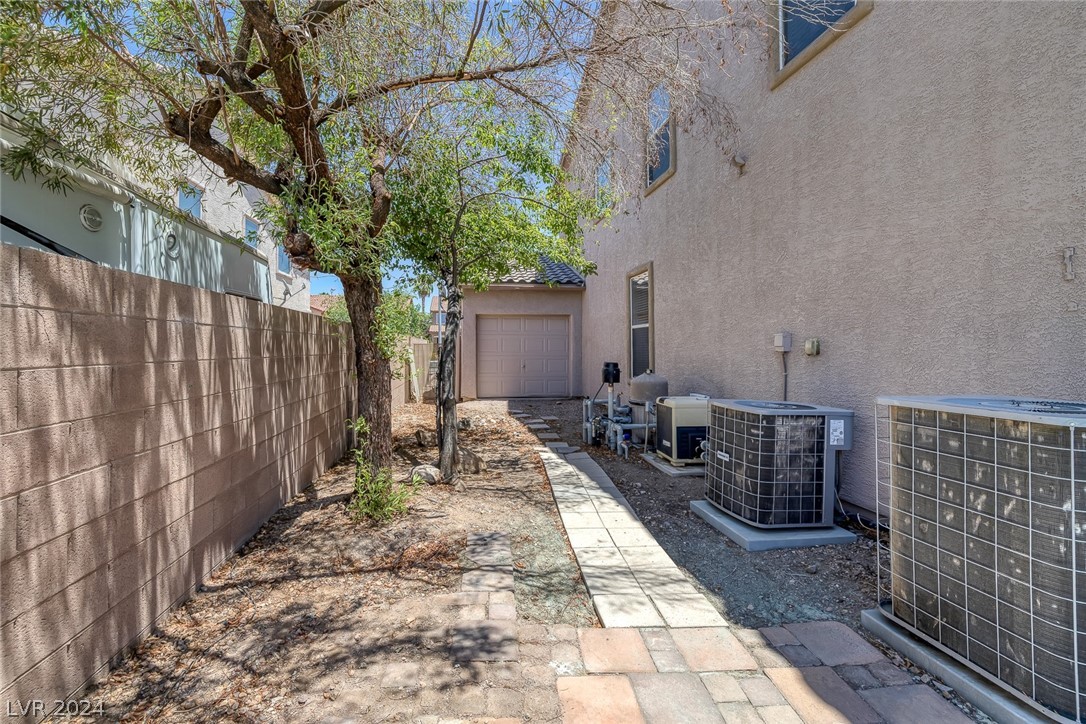 251 Palmarosa Street