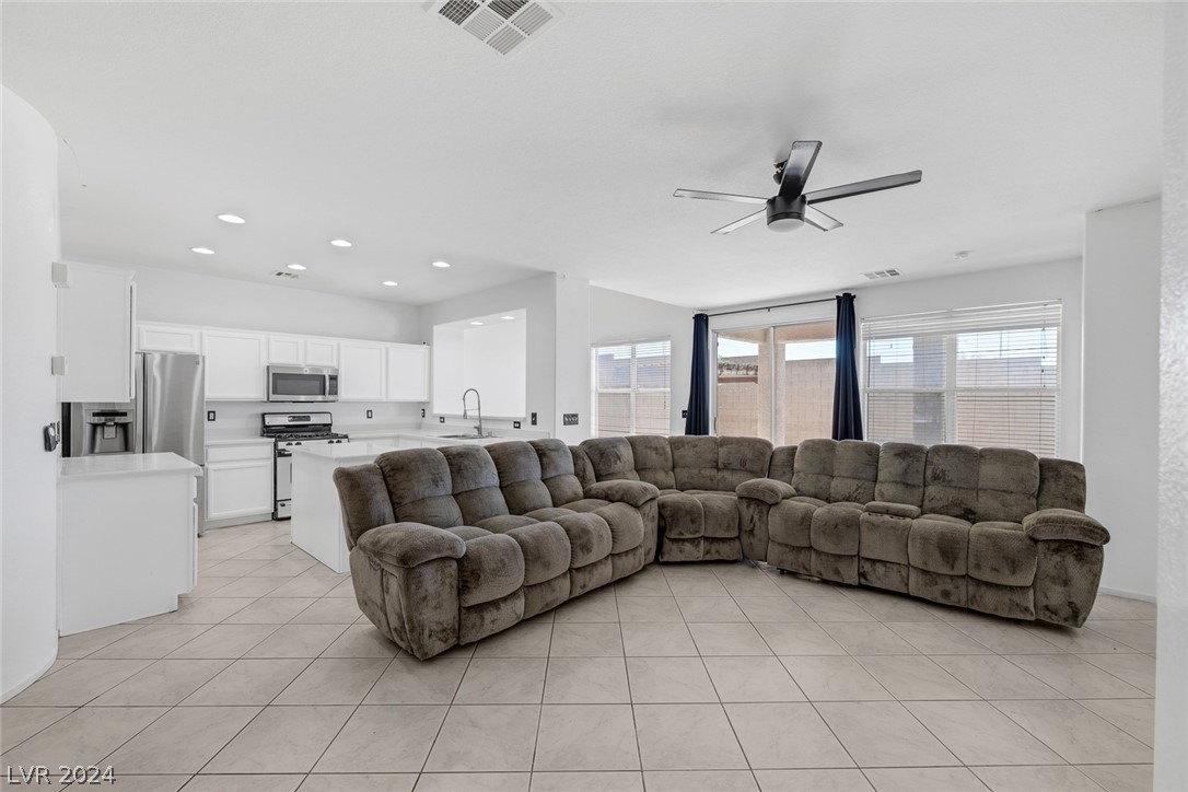 251 Palmarosa Street