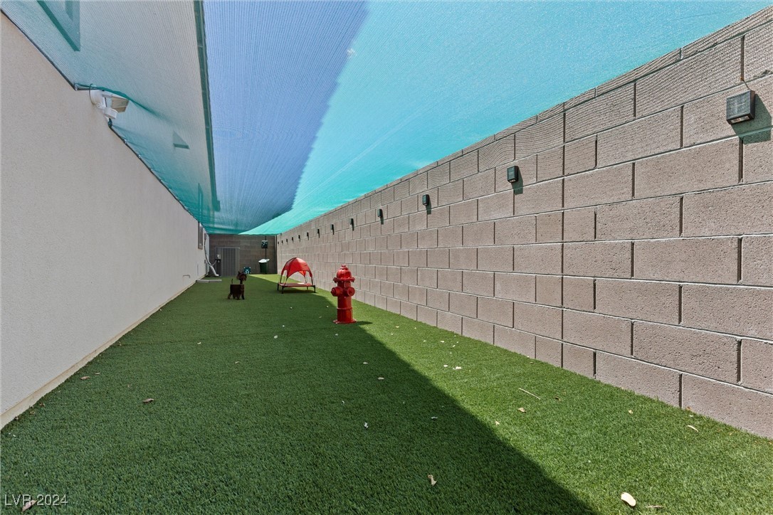 10028 Chrysolite Place