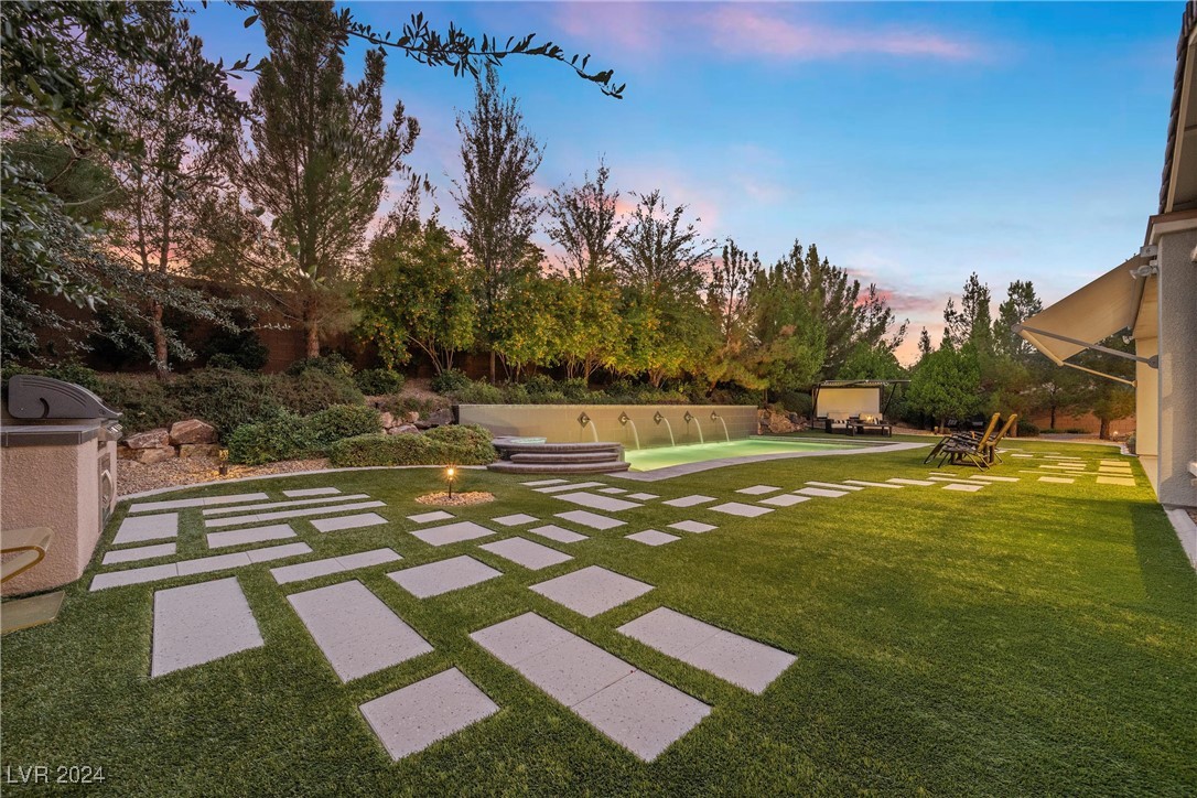 5811 Shangri La Night Court