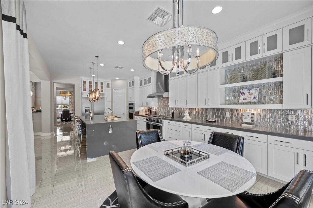 5811 Shangri La Night Court