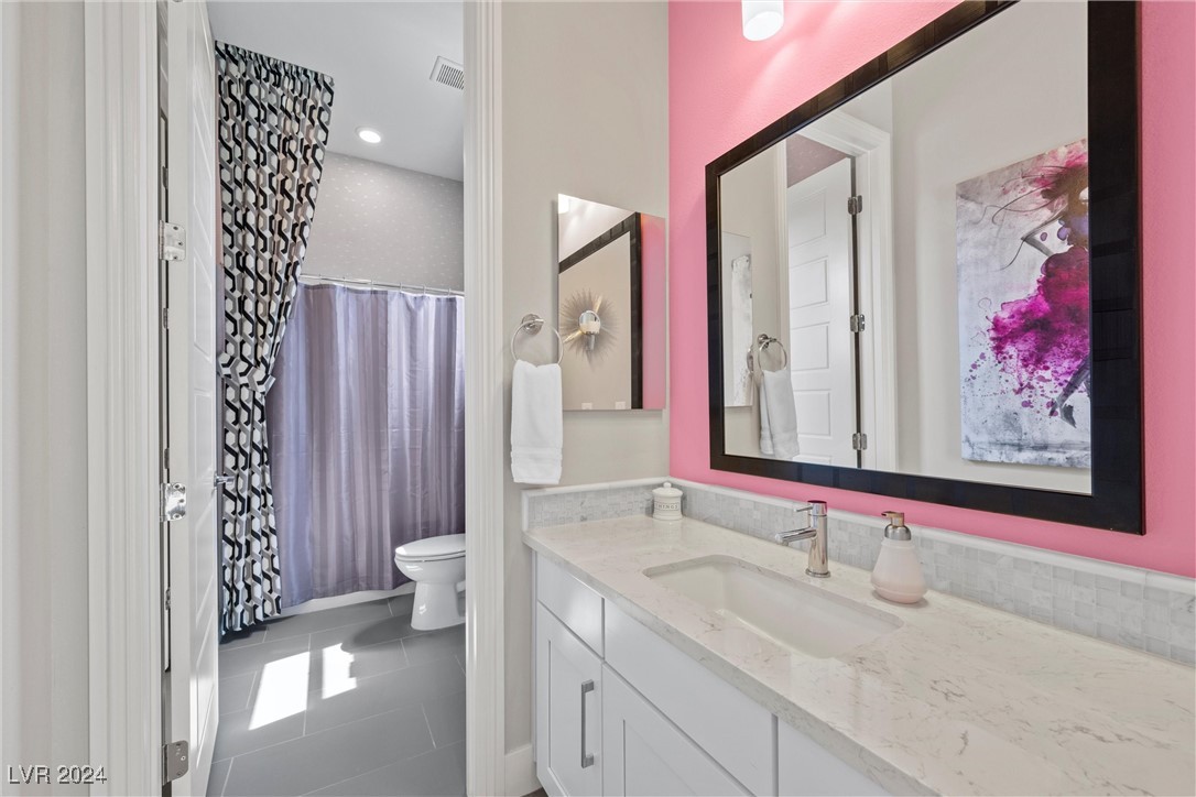 5811 Shangri La Night Court