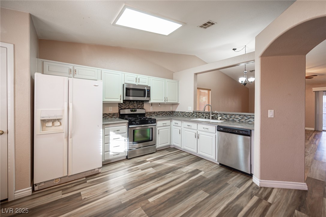 572 Decidedly Street