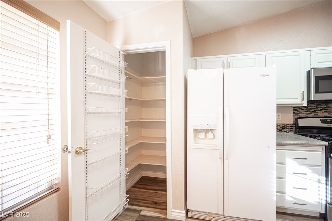 572 Decidedly Street