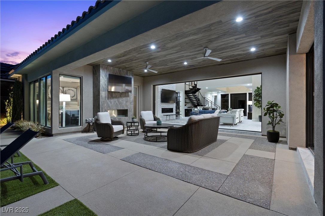 64 Bella Lago Avenue