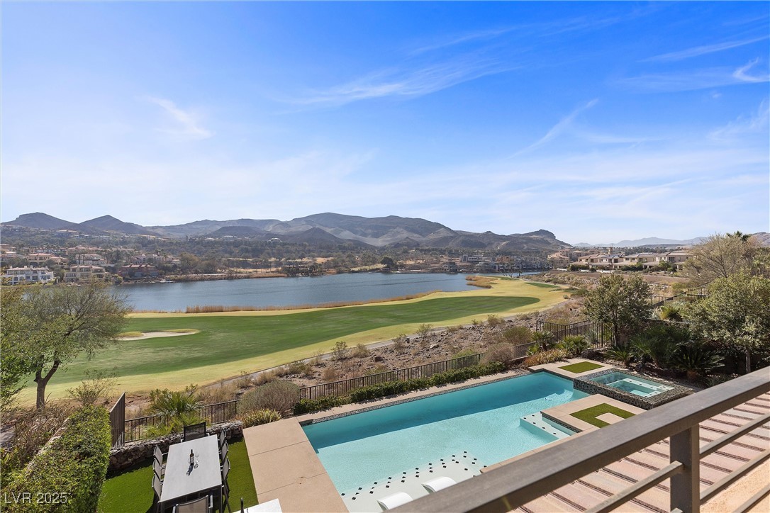 64 Bella Lago Avenue